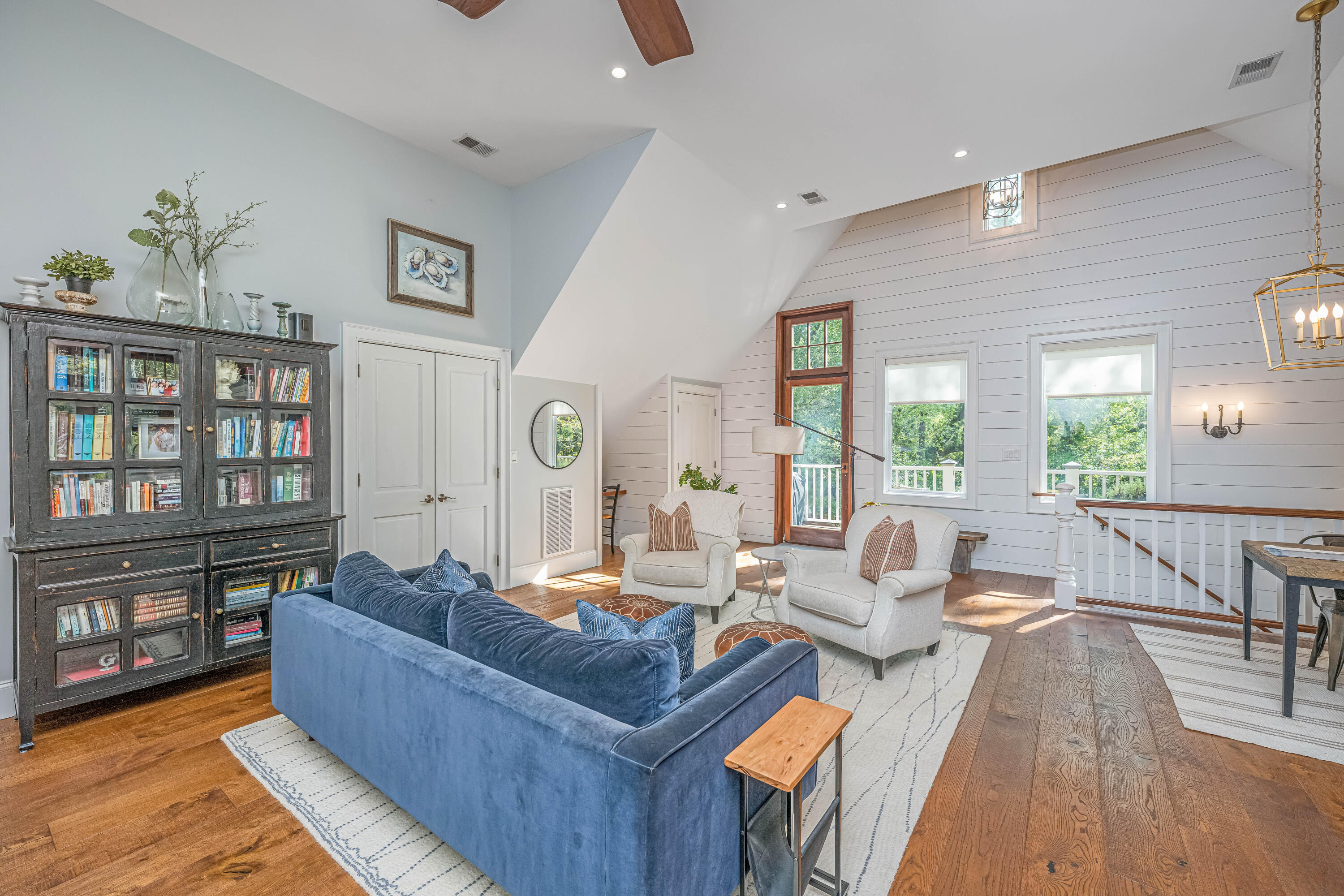 7011 Crest Court