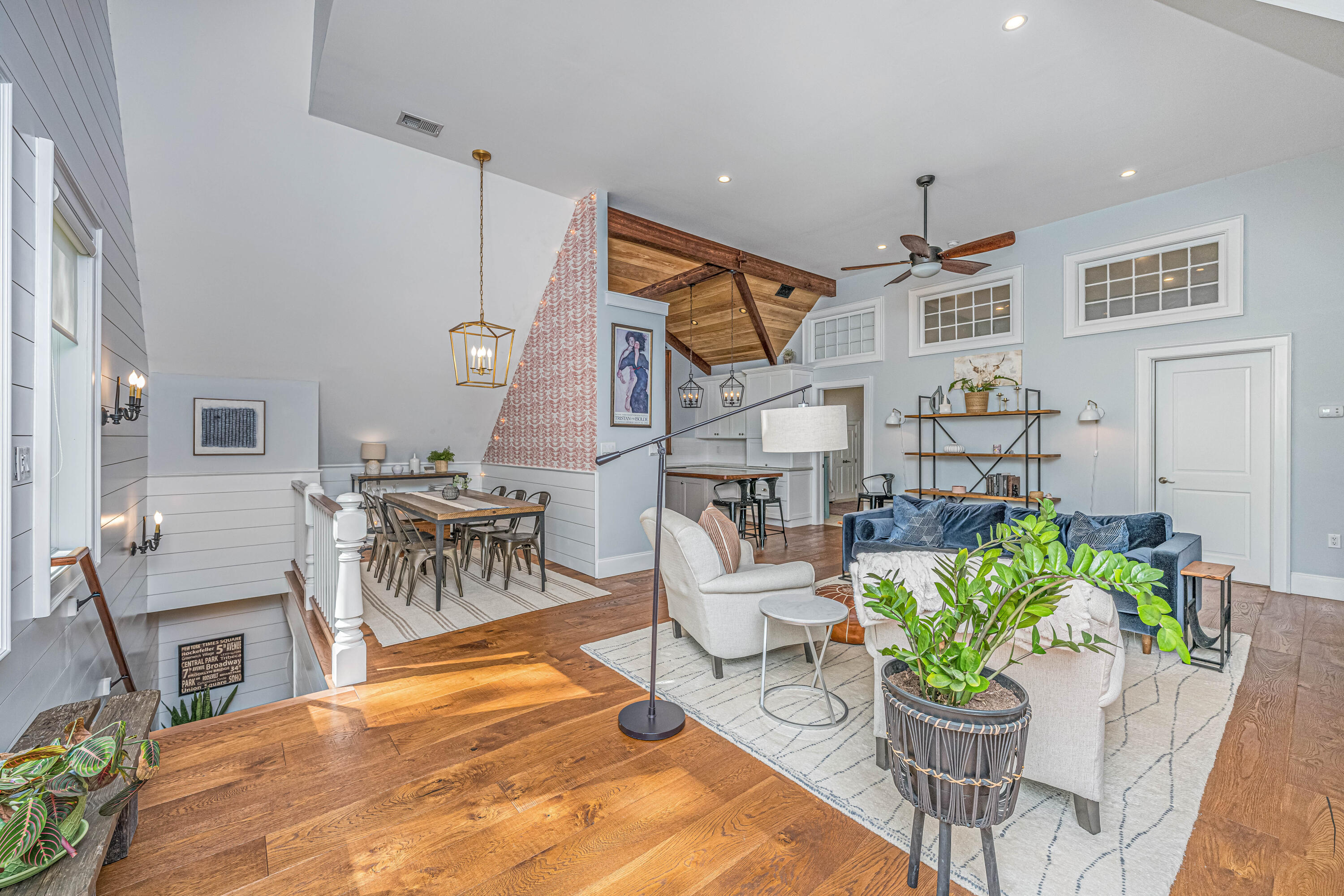 7011 Crest Court