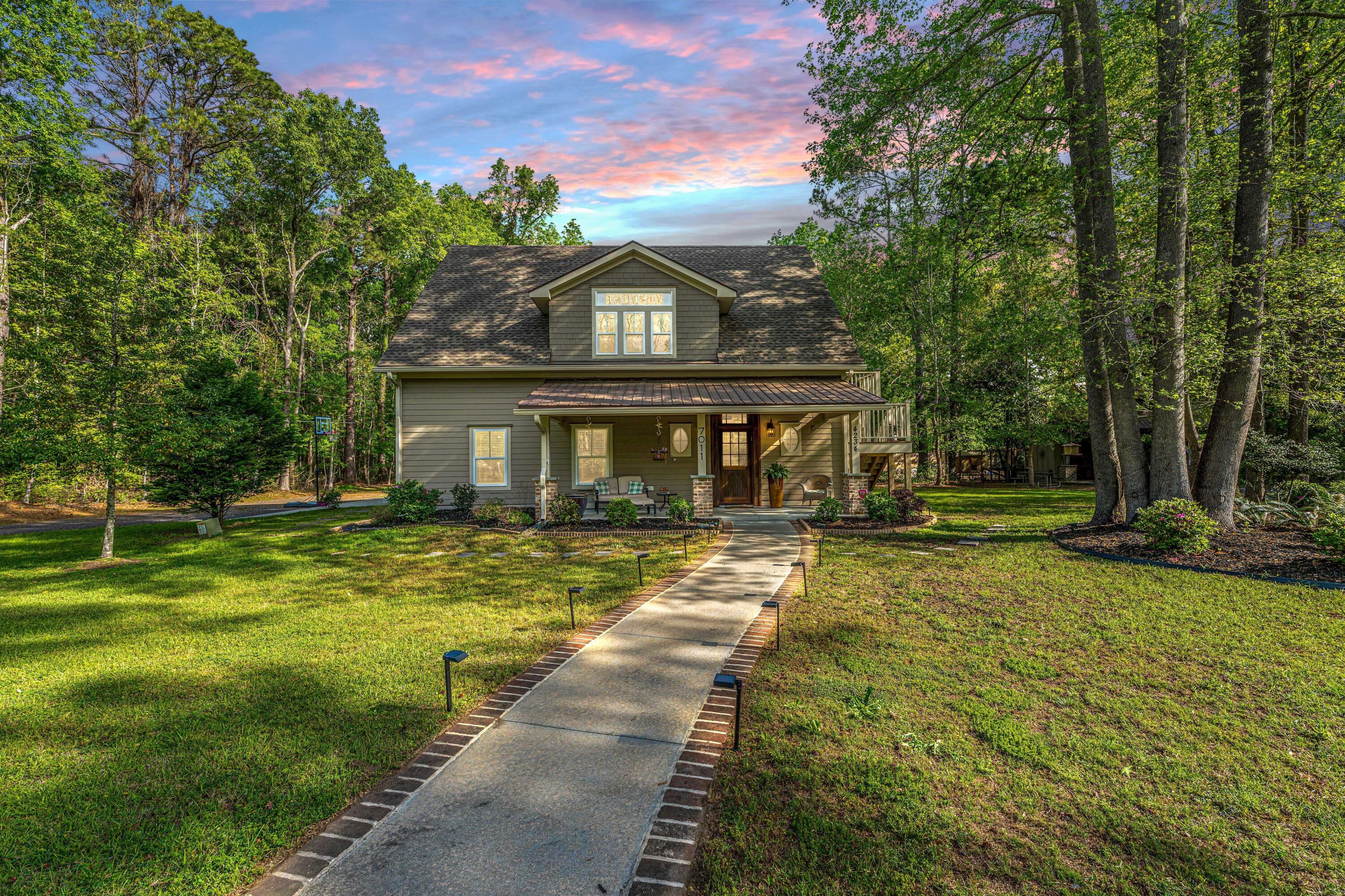 7011 Crest Court