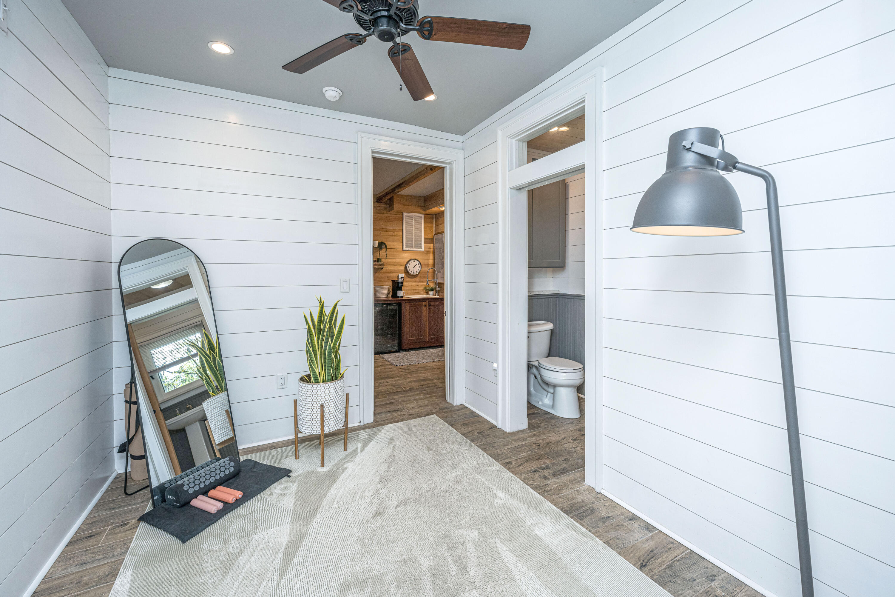 7011 Crest Court