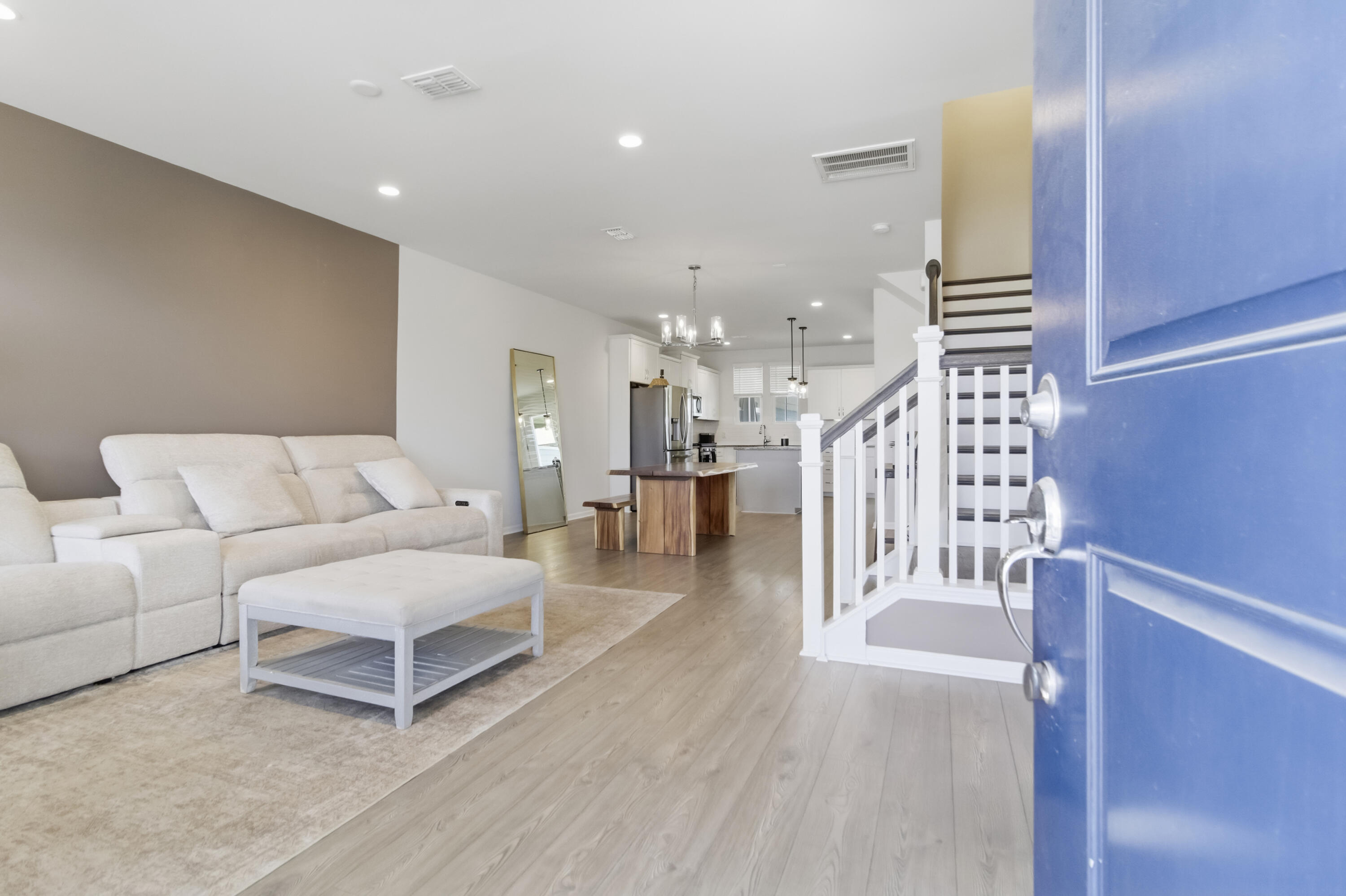 585 Blueway Avenue