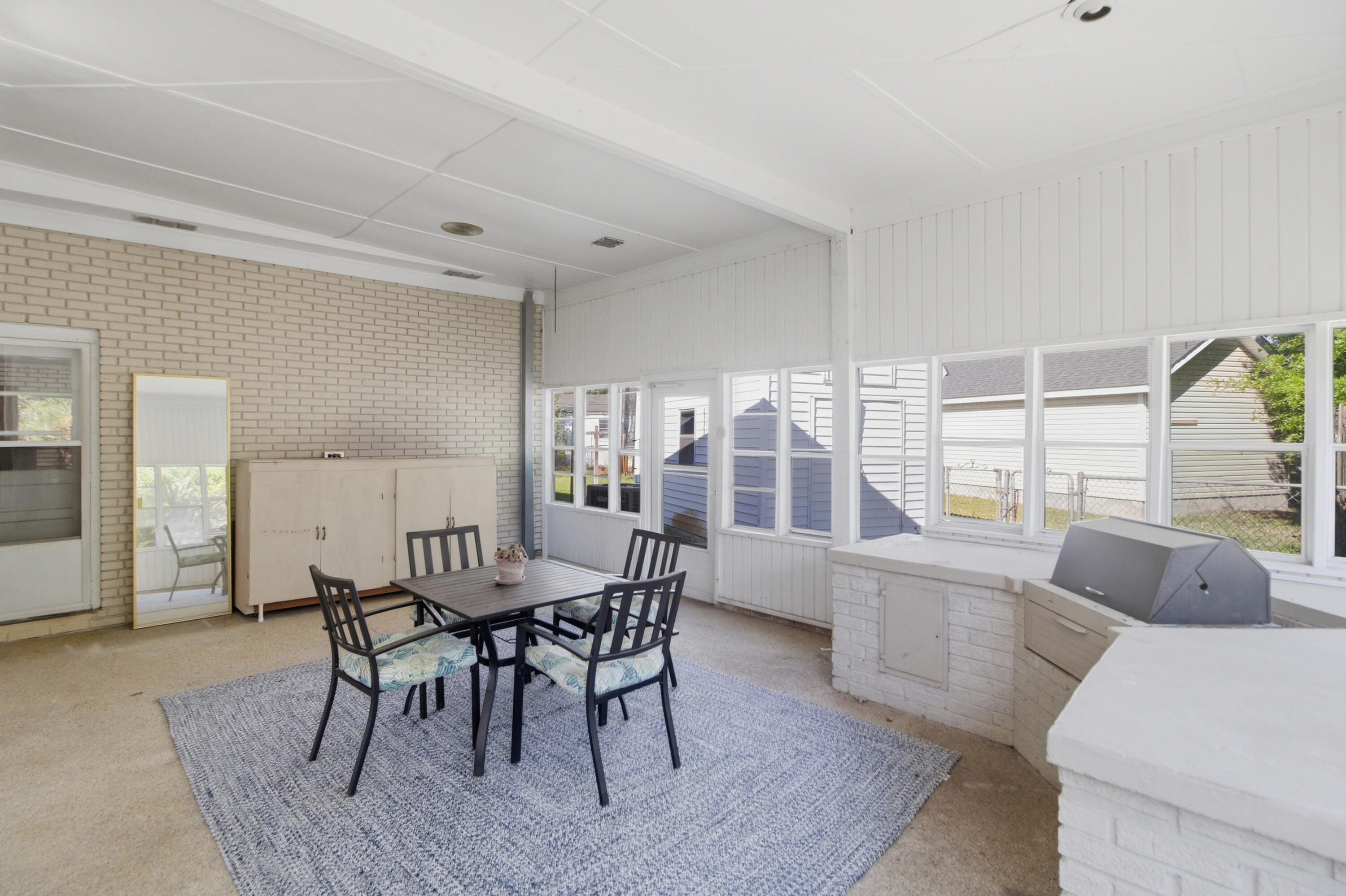 1084 Honeysuckle Lane