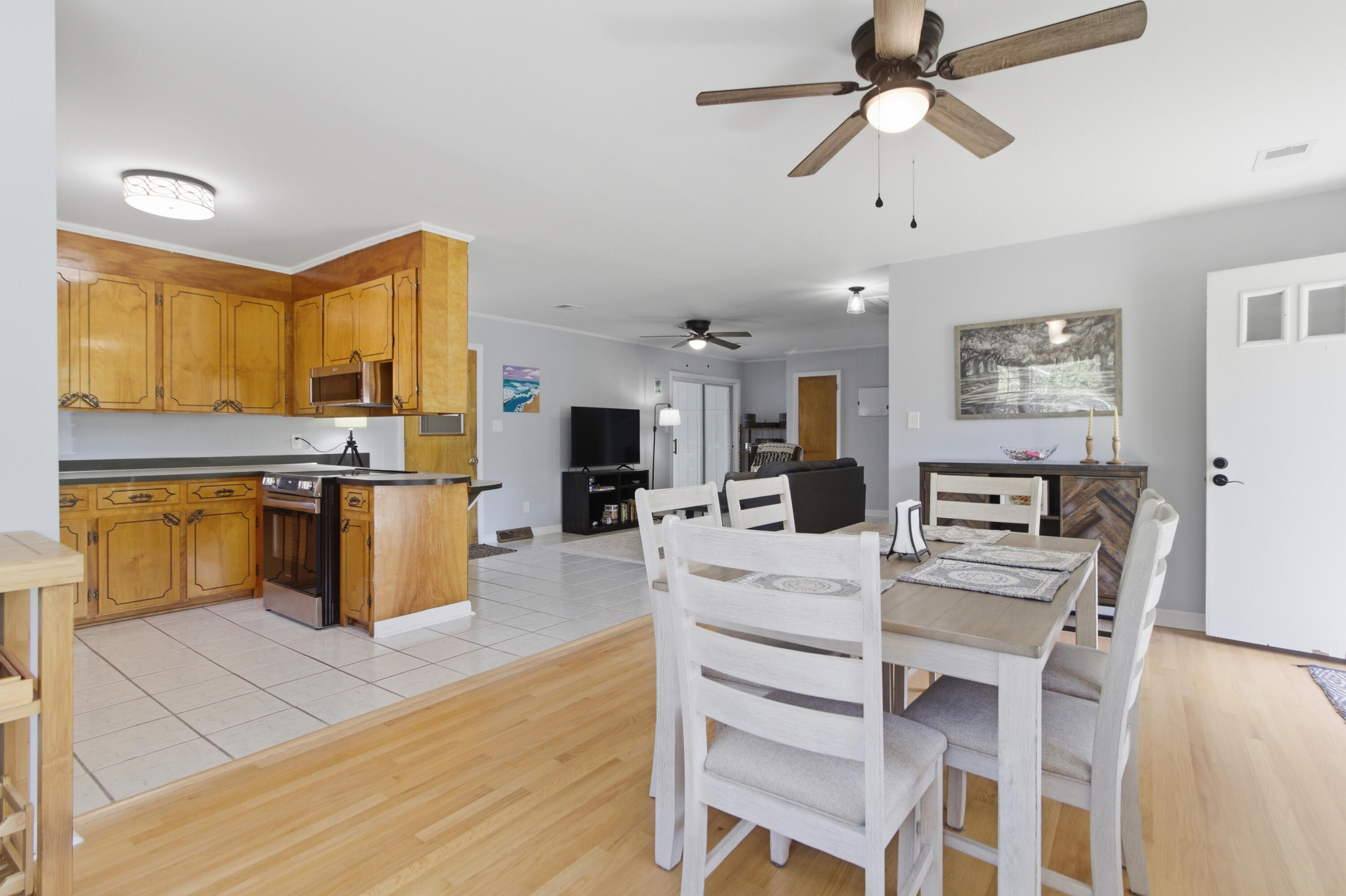1084 Honeysuckle Lane