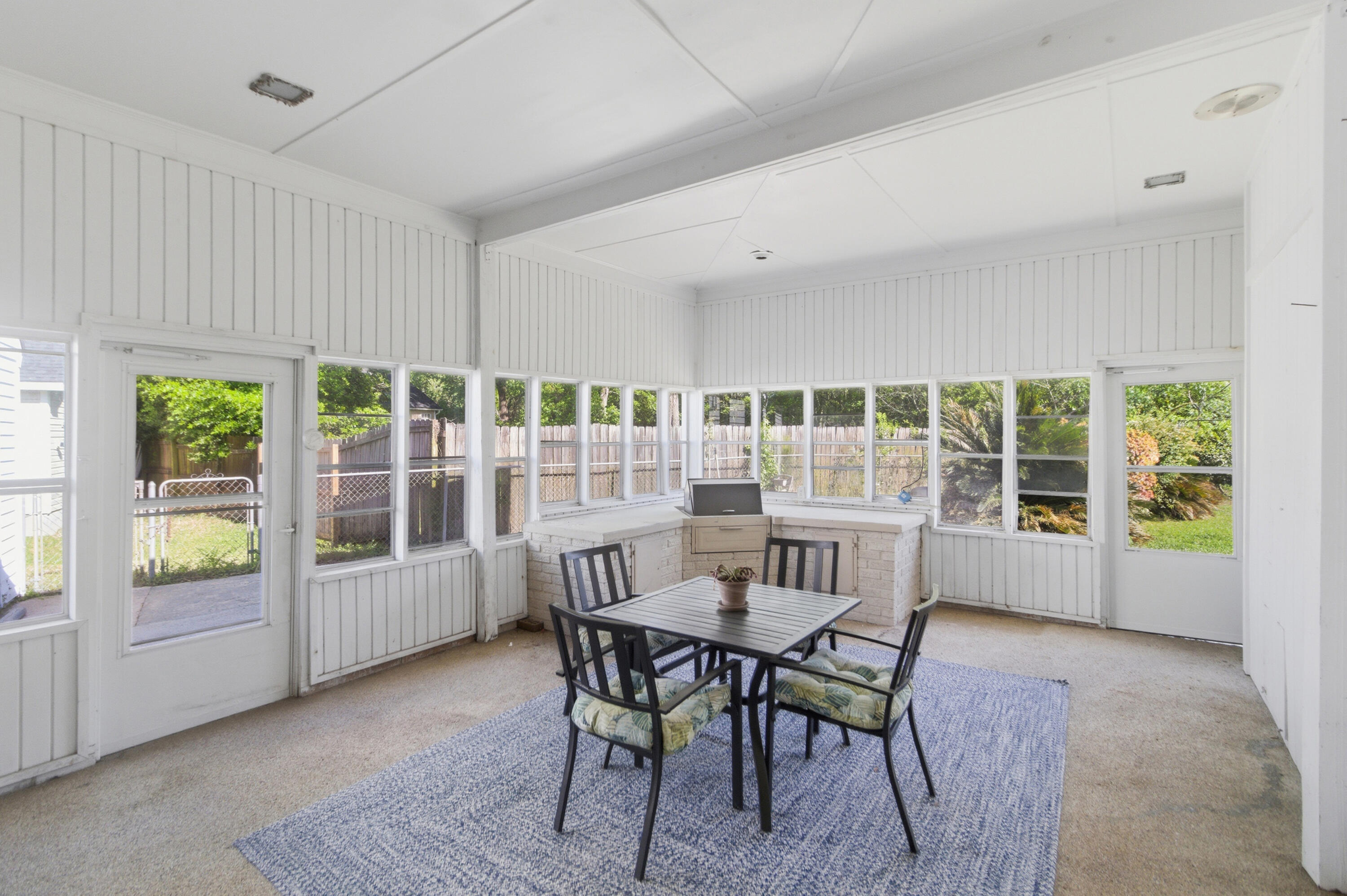 1084 Honeysuckle Lane
