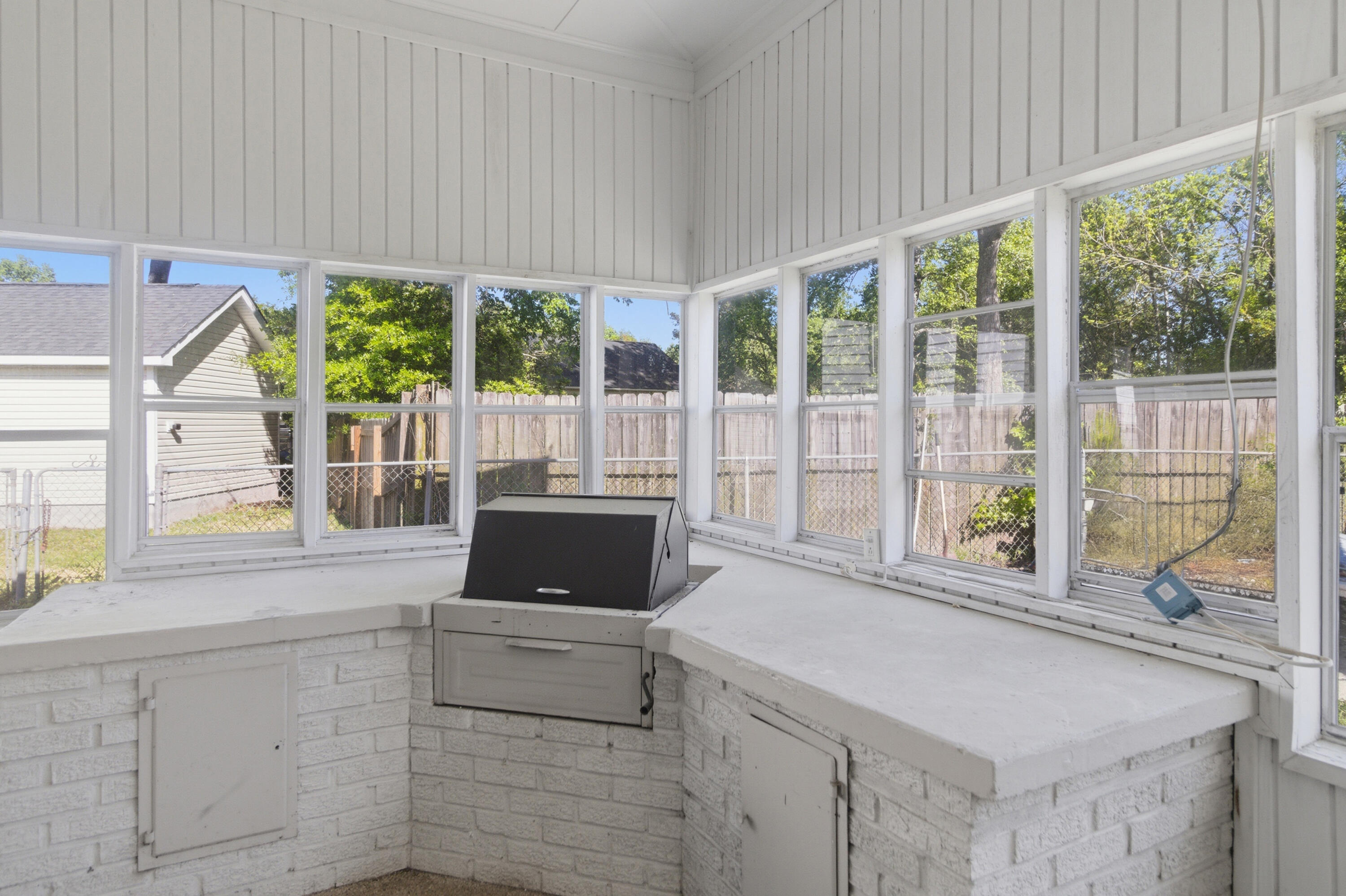 1084 Honeysuckle Lane