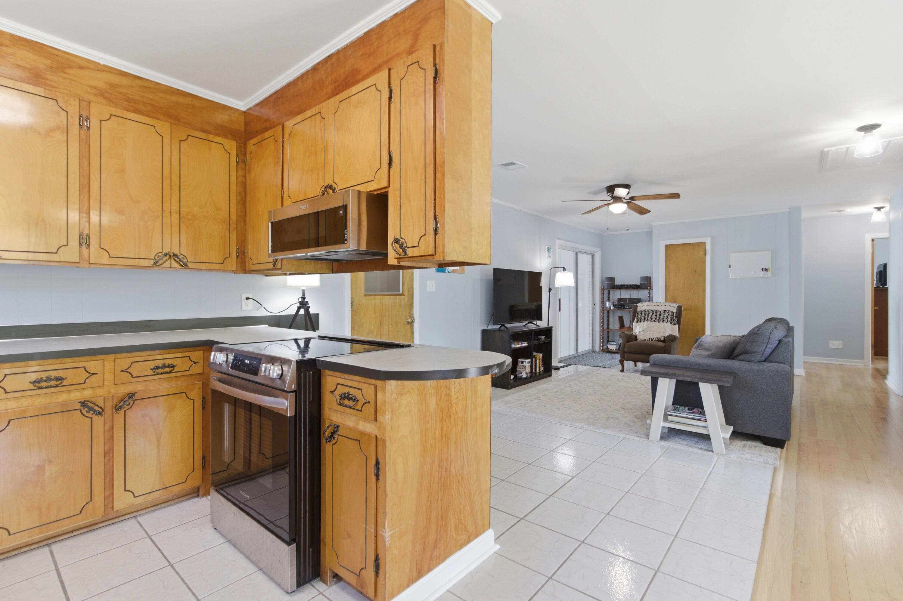 1084 Honeysuckle Lane