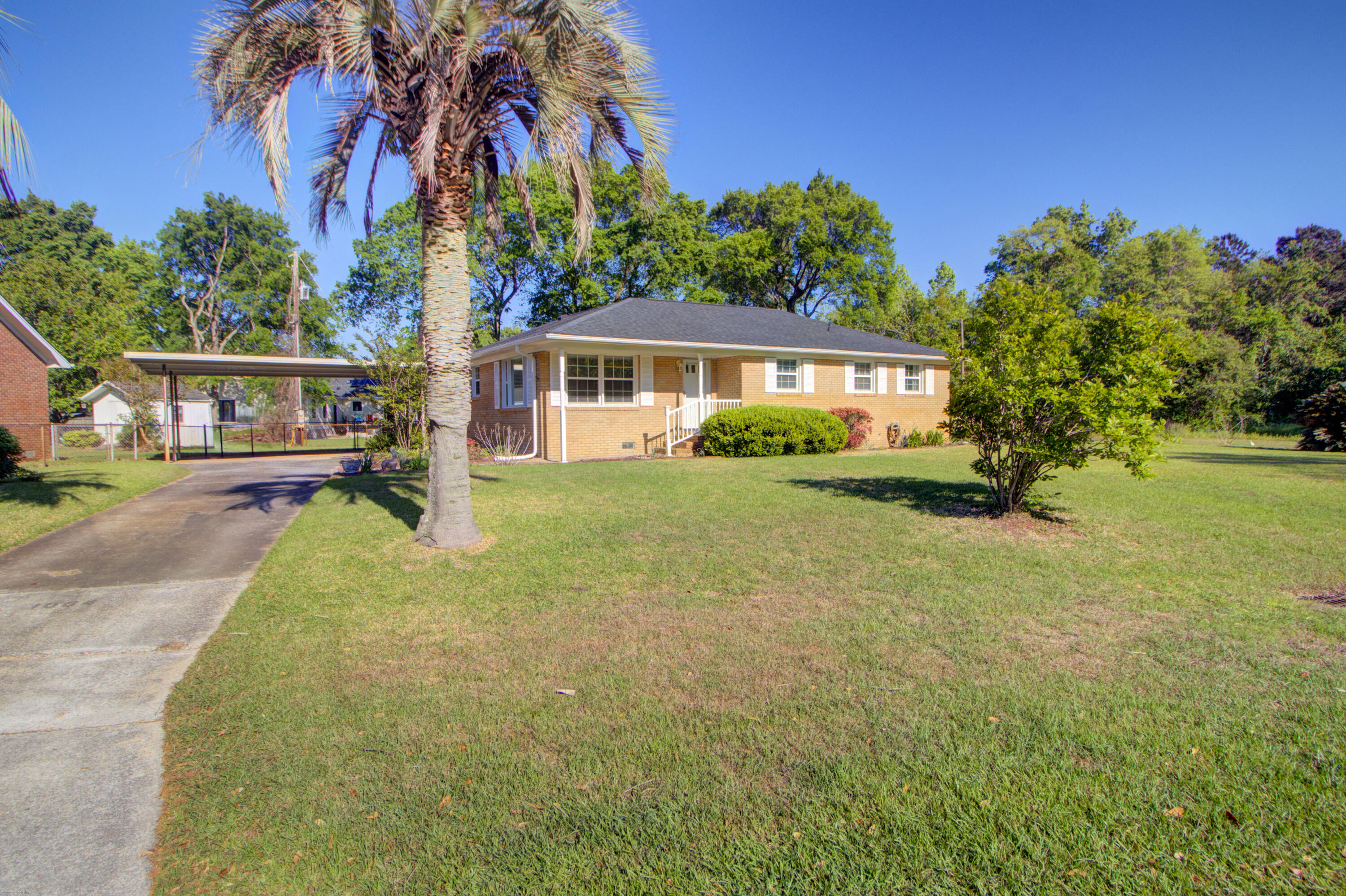 1084 Honeysuckle Lane