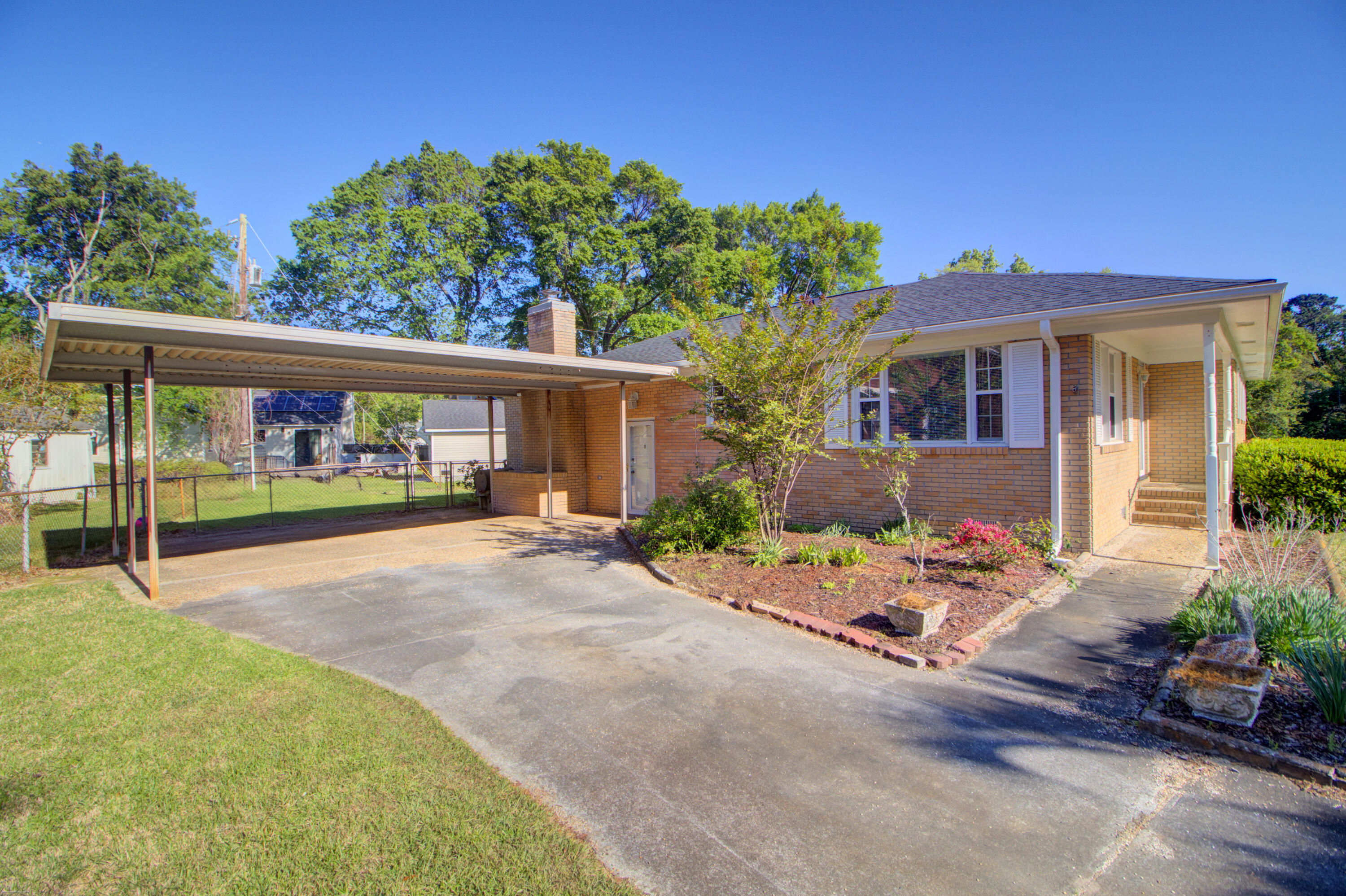 1084 Honeysuckle Lane