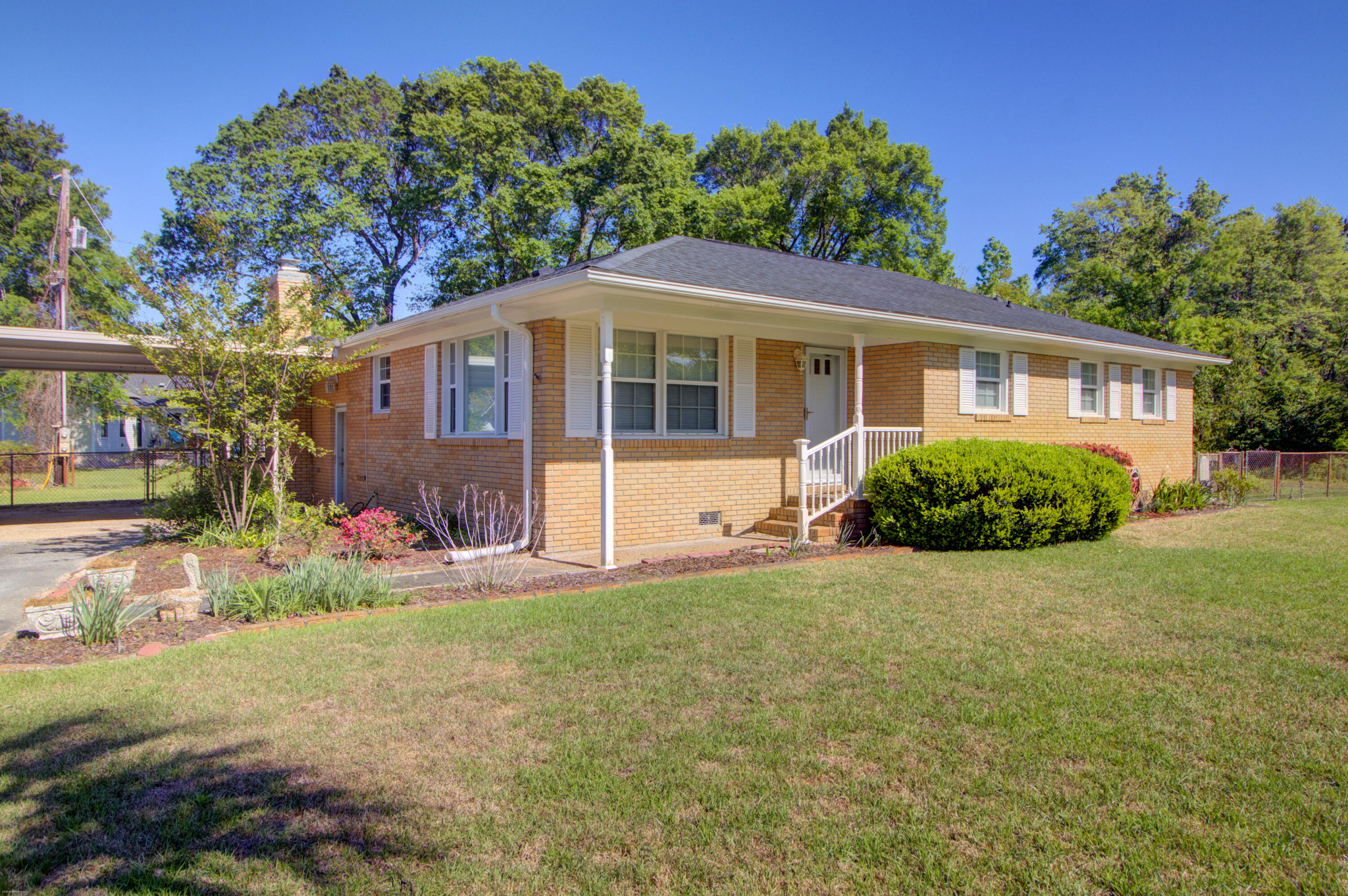 1084 Honeysuckle Lane