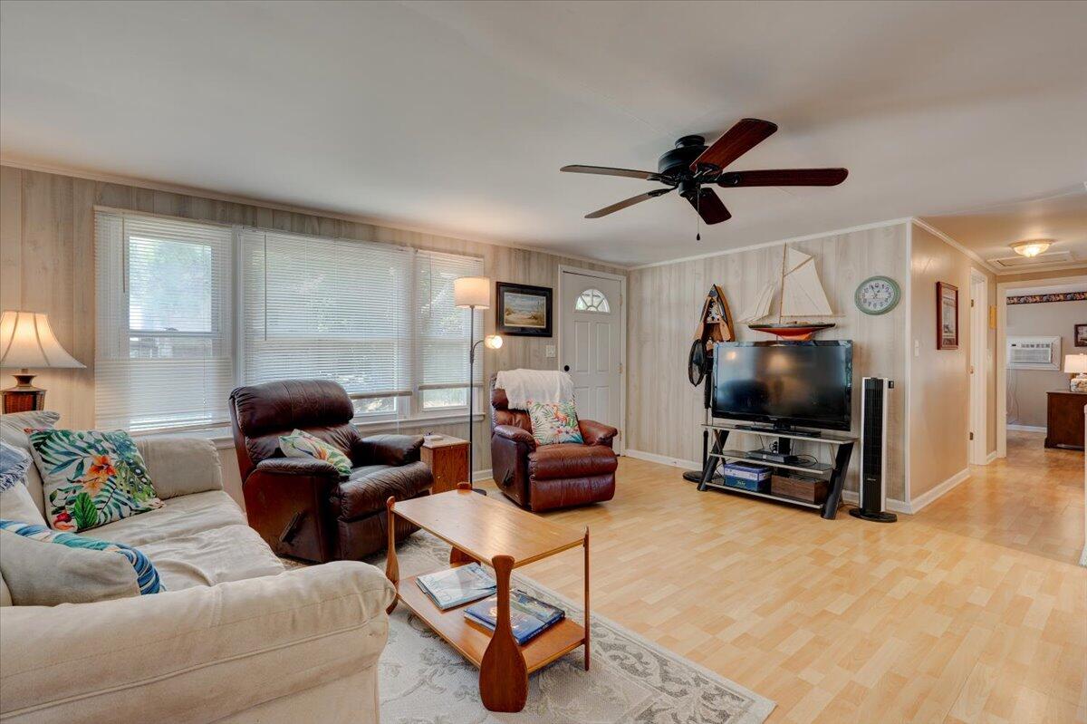 1302 E Ashley Avenue