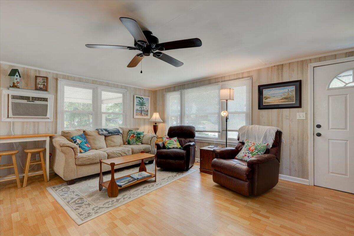 1302 E Ashley Avenue