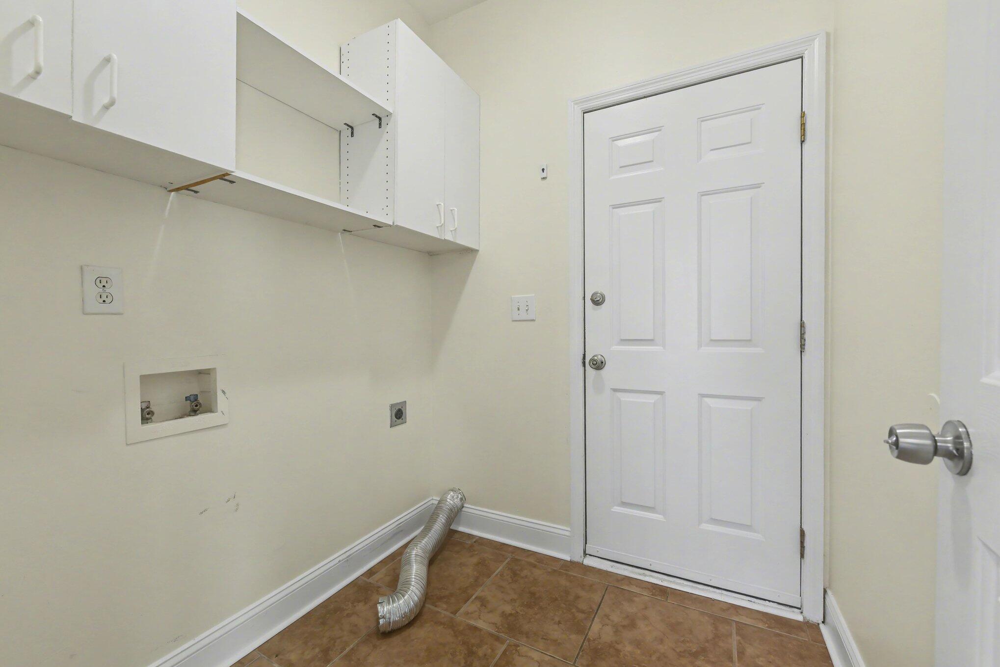 5400 Red Tip Lane