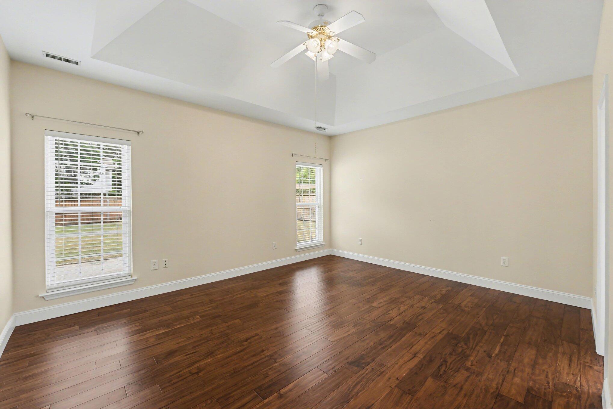 5400 Red Tip Lane