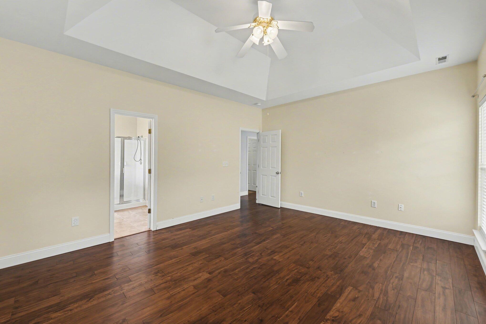 5400 Red Tip Lane