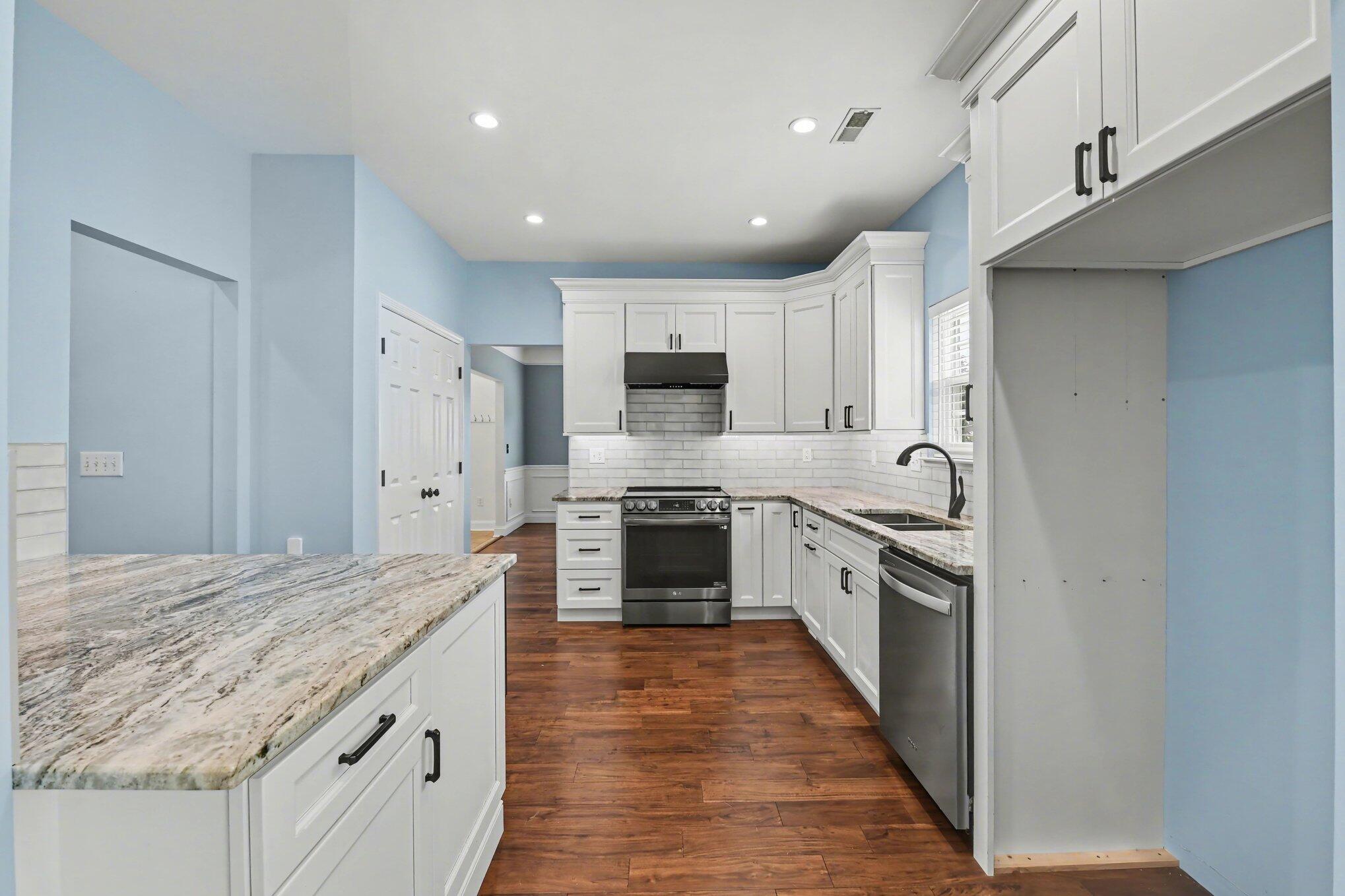 5400 Red Tip Lane