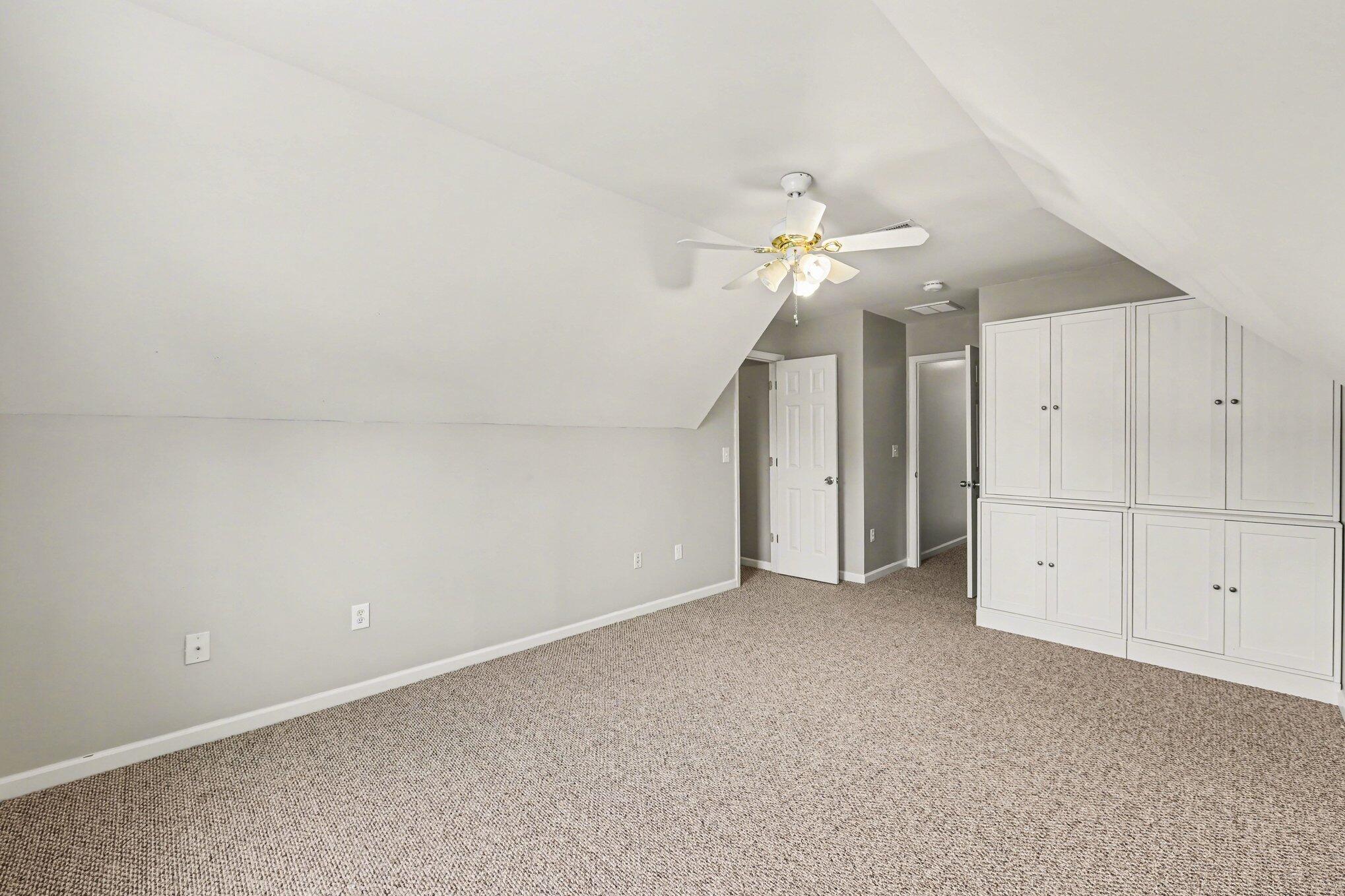 5400 Red Tip Lane
