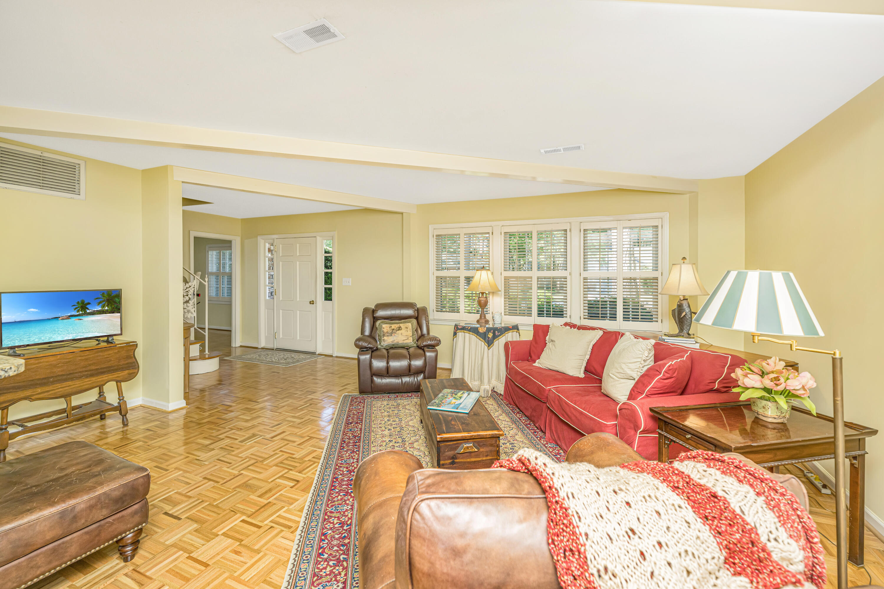 673 Highwood Circle