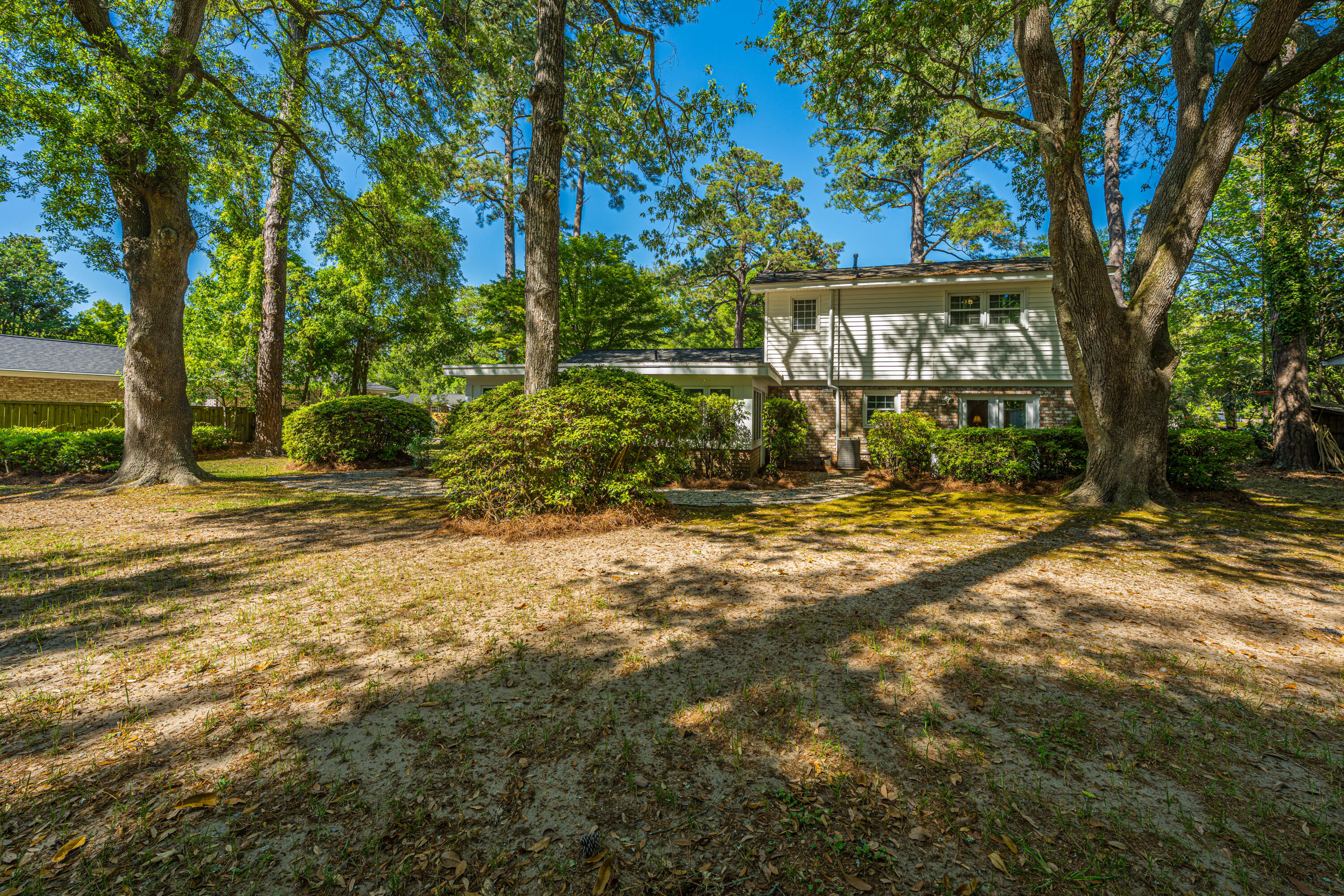 673 Highwood Circle