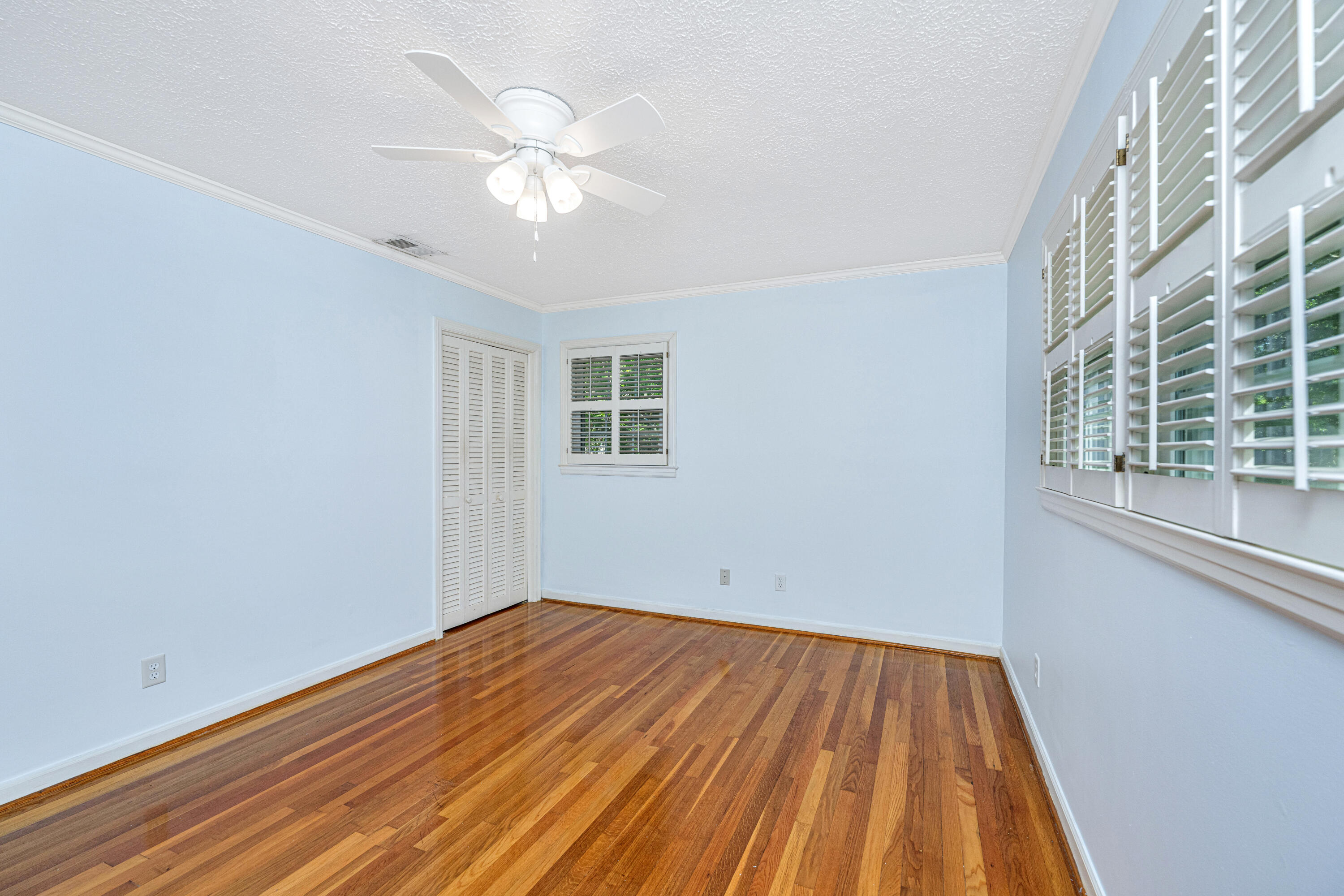 673 Highwood Circle