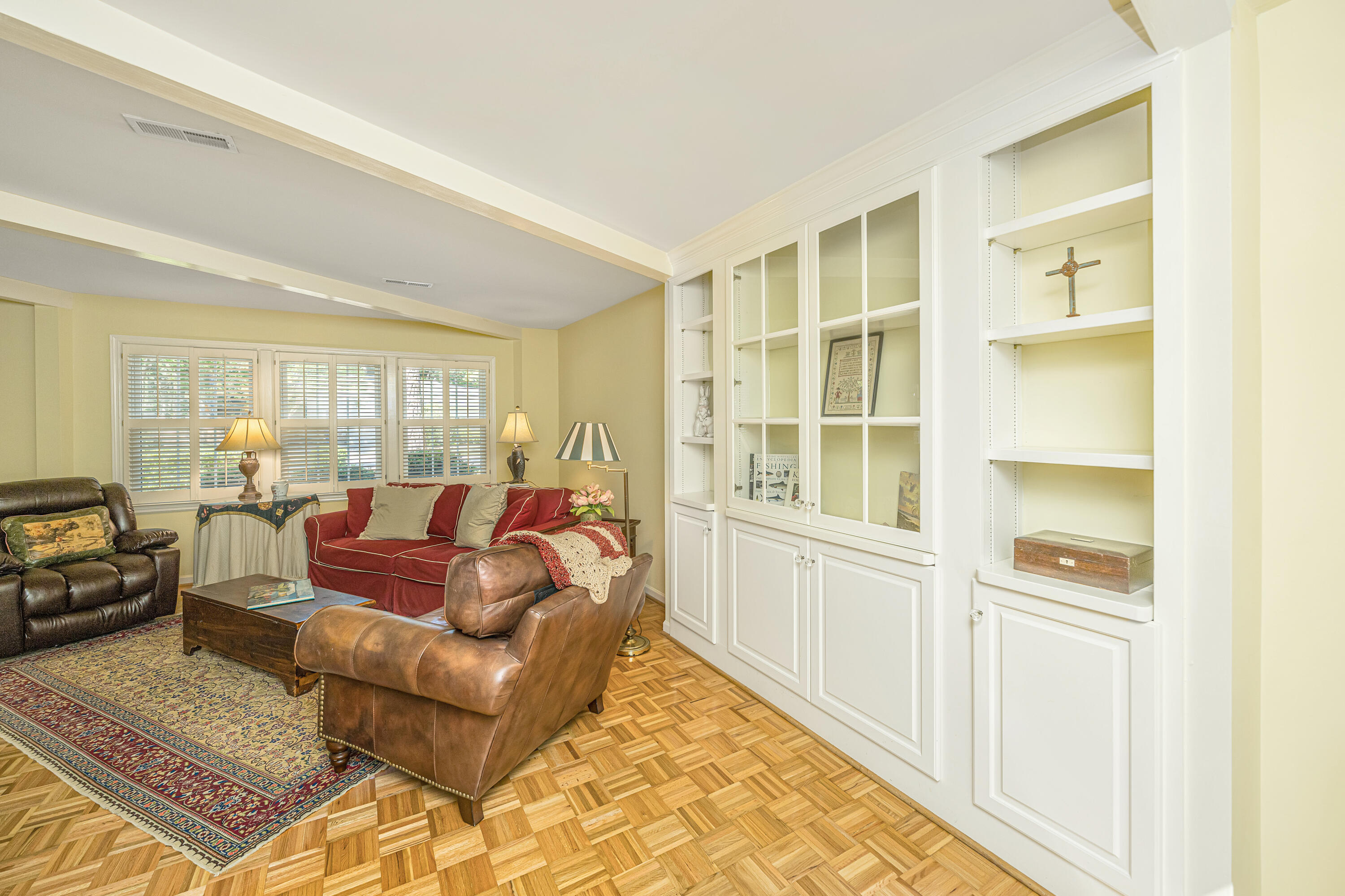 673 Highwood Circle
