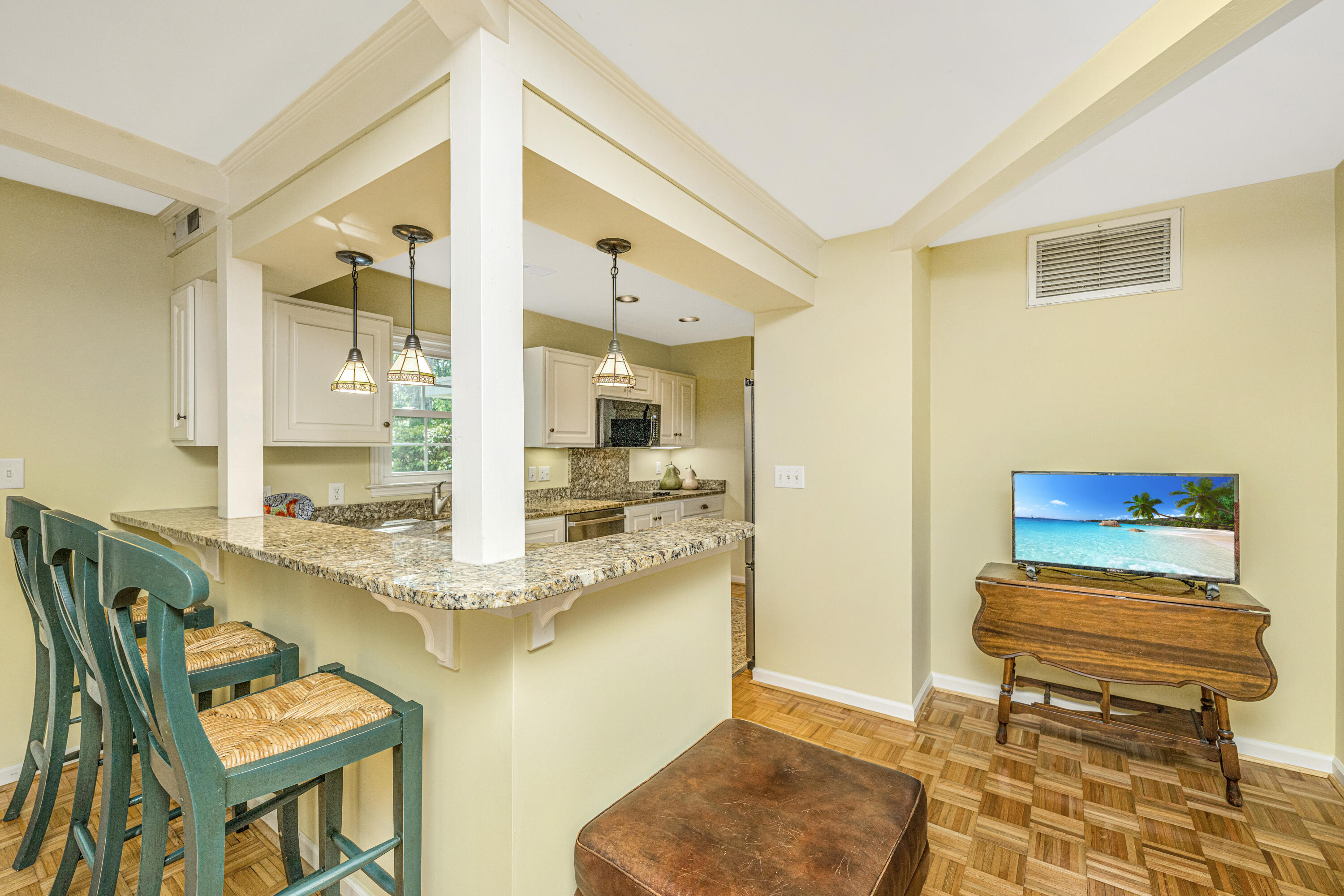 673 Highwood Circle