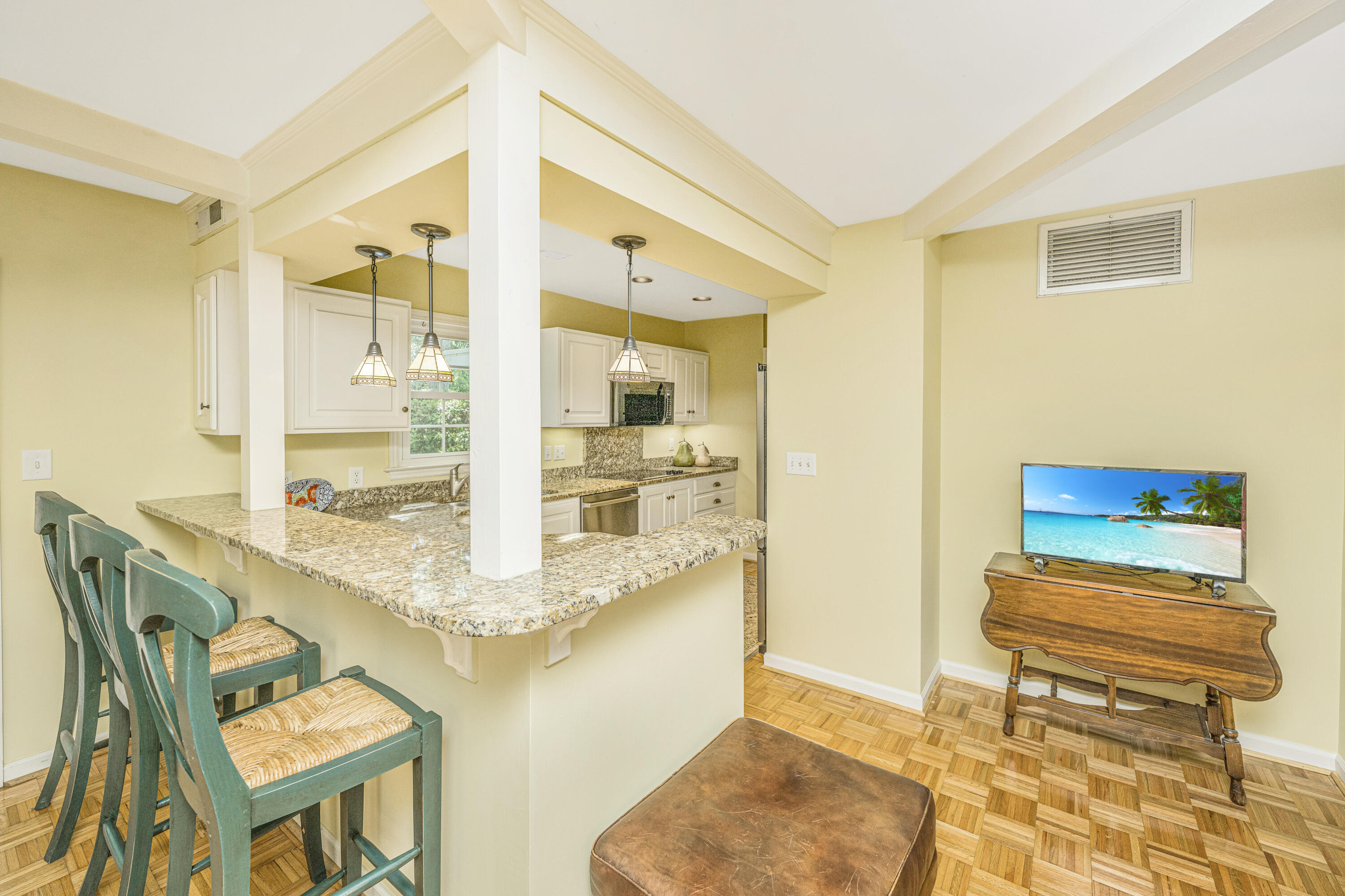 673 Highwood Circle