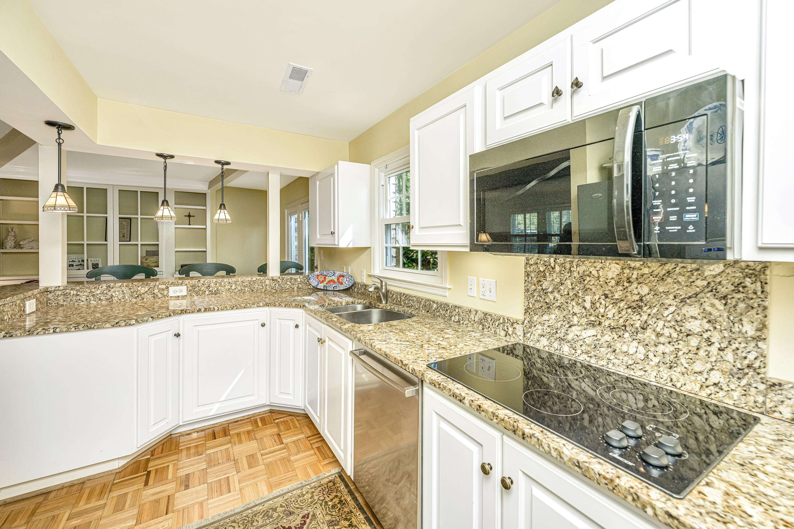 673 Highwood Circle