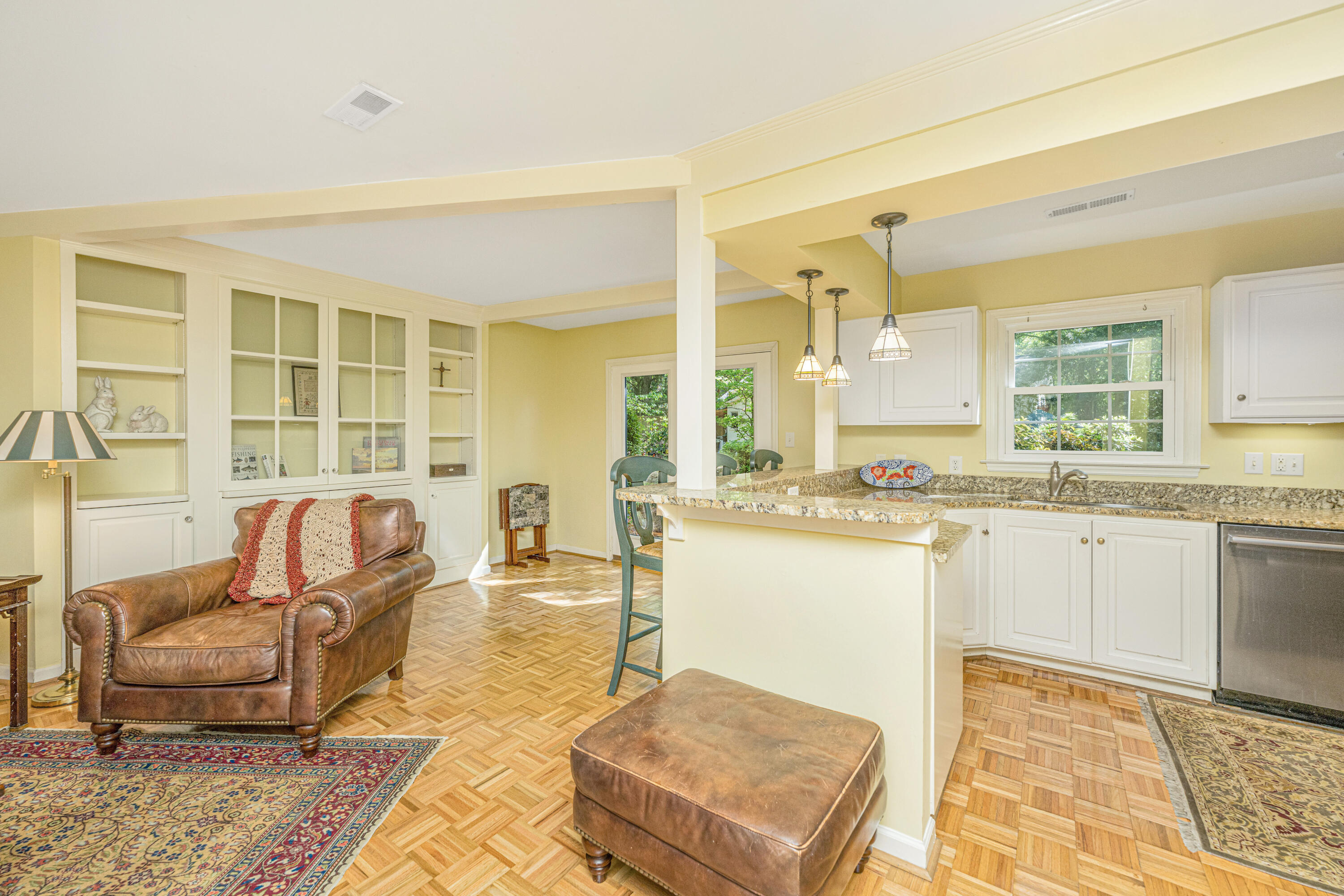 673 Highwood Circle