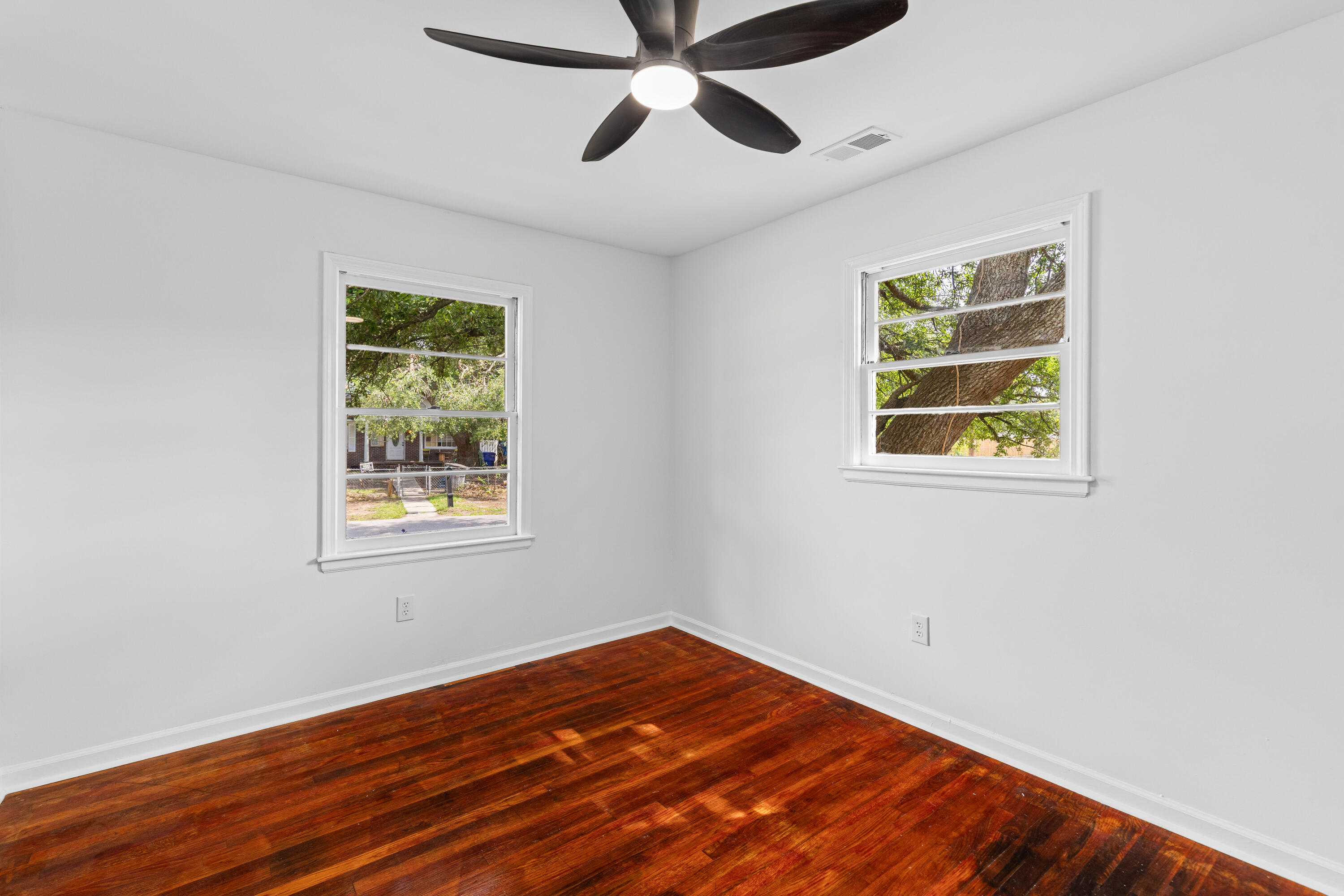 2708 Crestline Drive