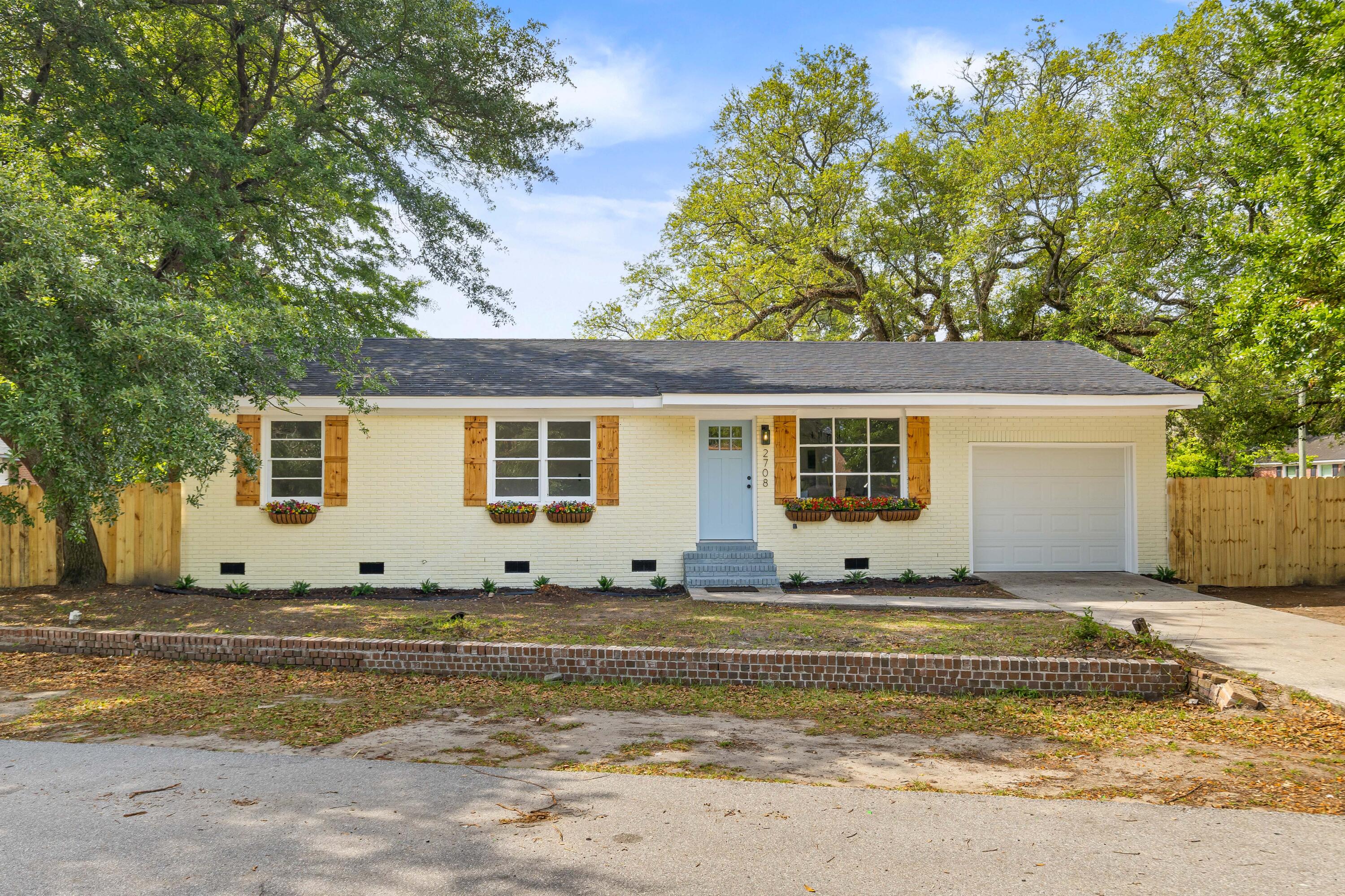 2708 Crestline Drive