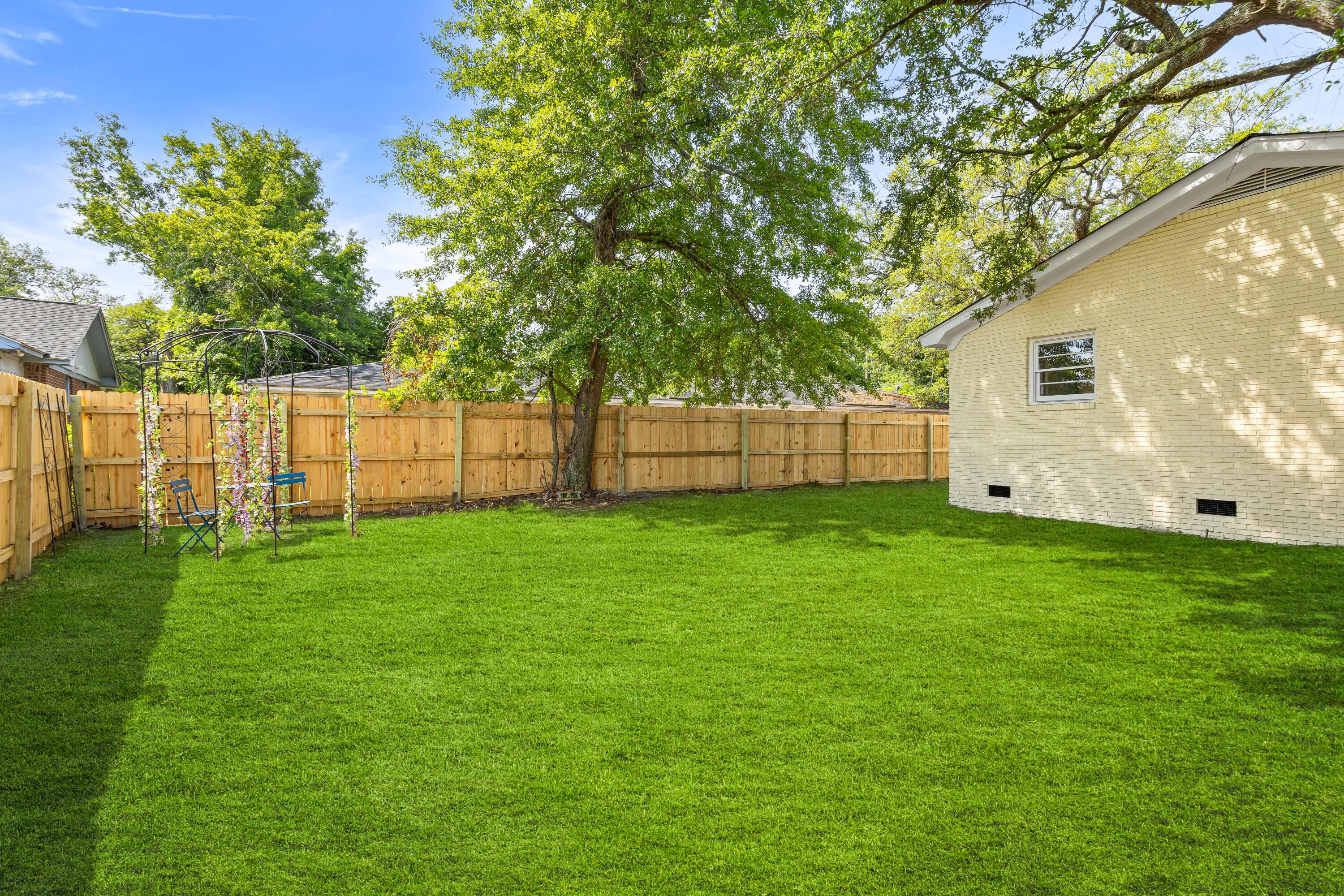 2708 Crestline Drive