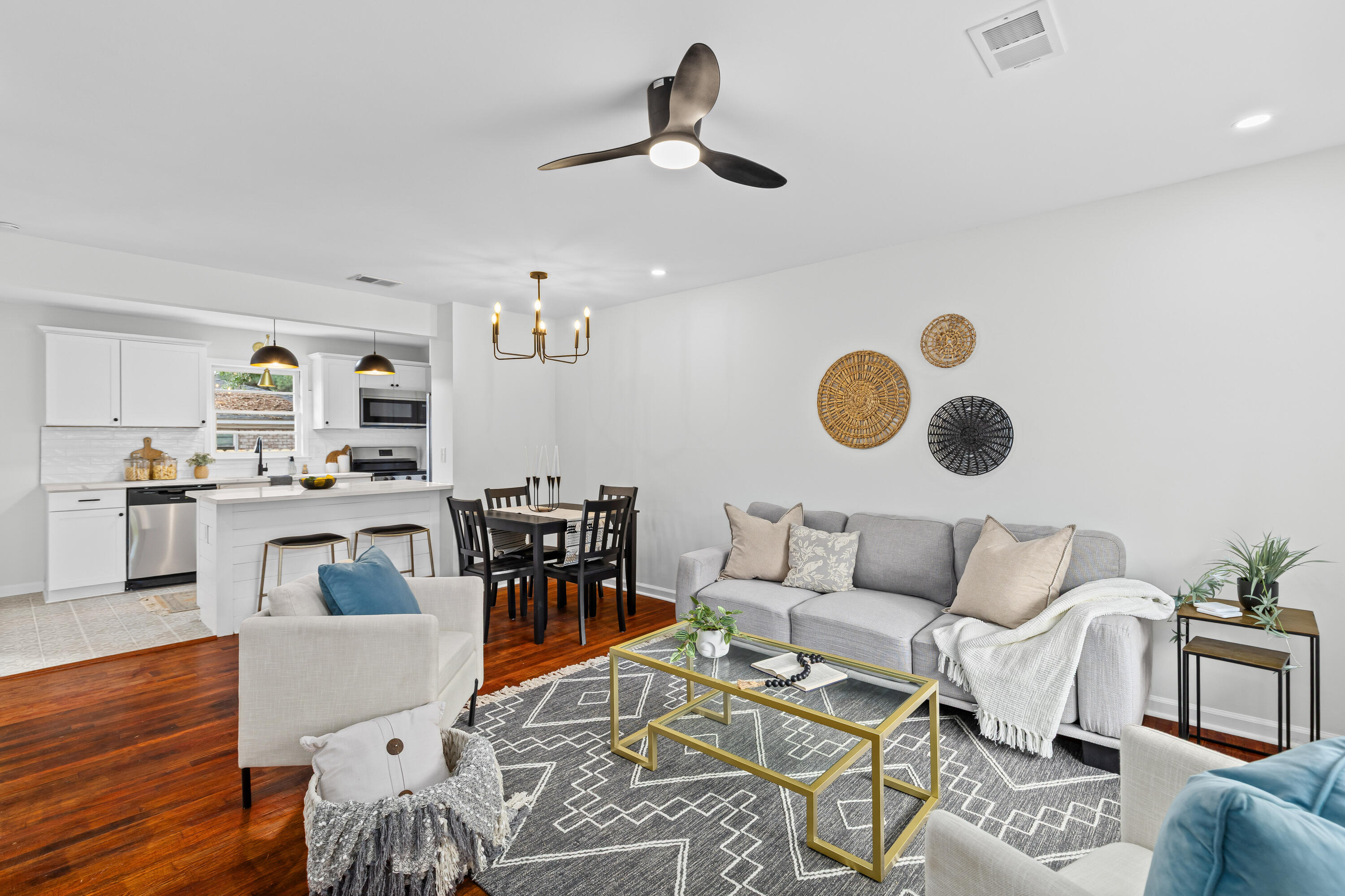 2708 Crestline Drive