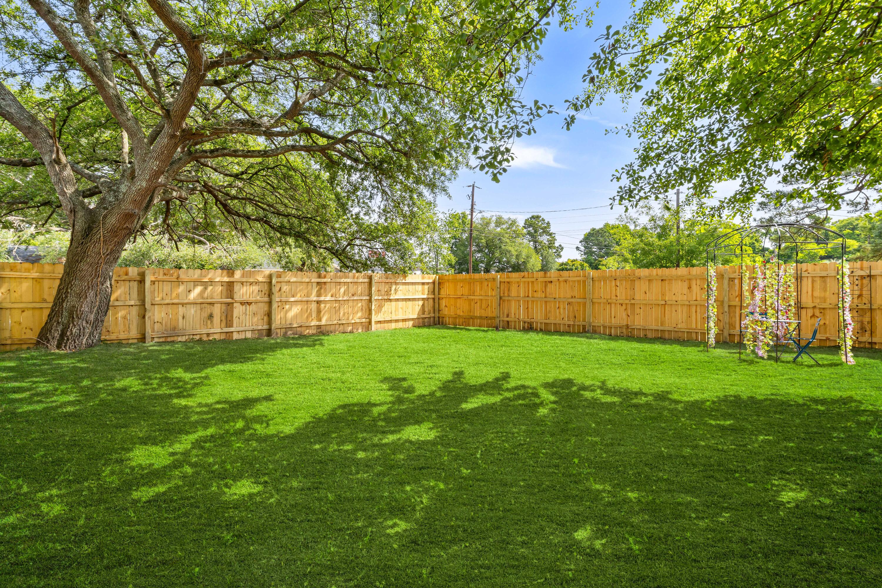 2708 Crestline Drive