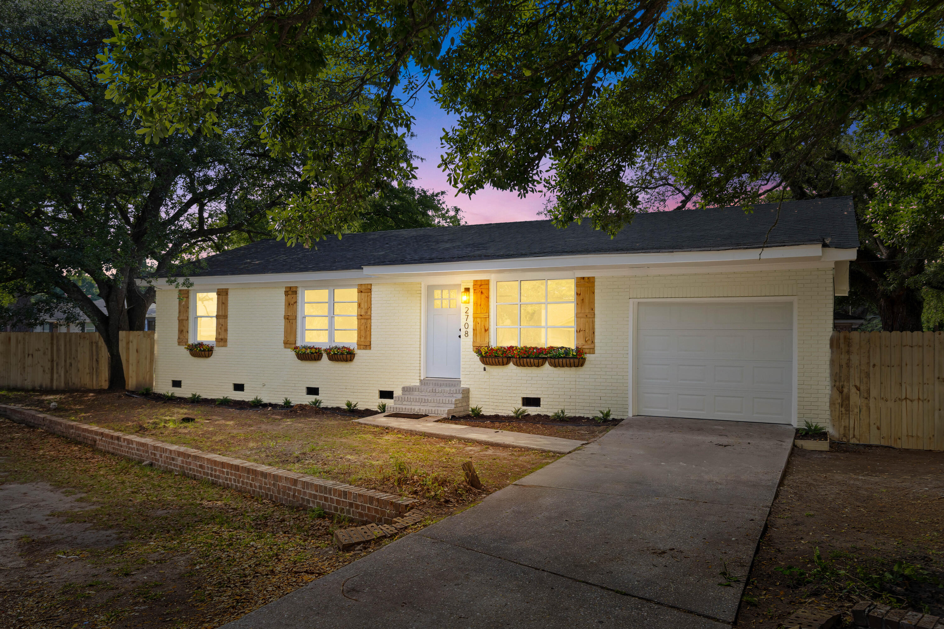 2708 Crestline Drive
