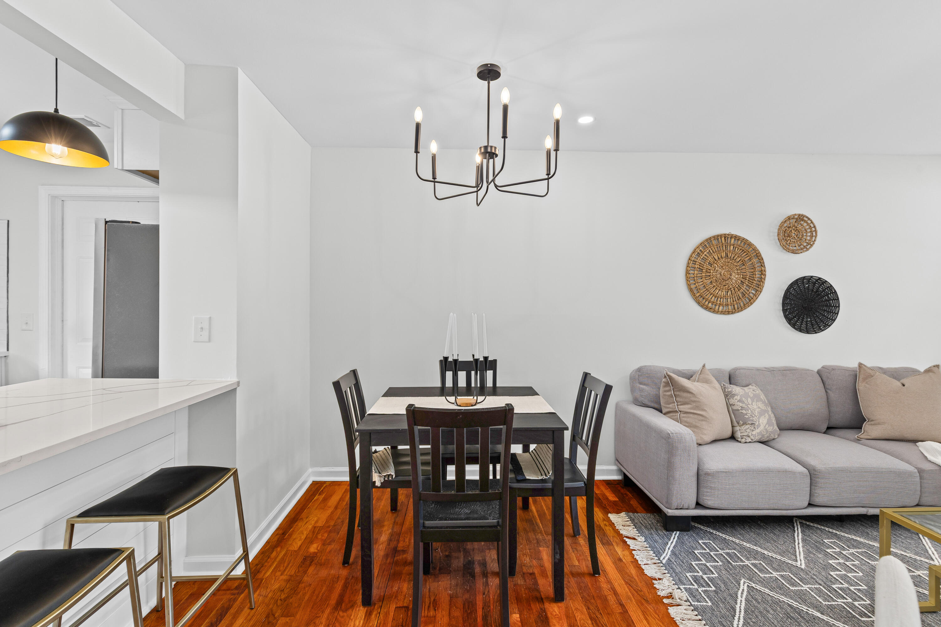 2708 Crestline Drive