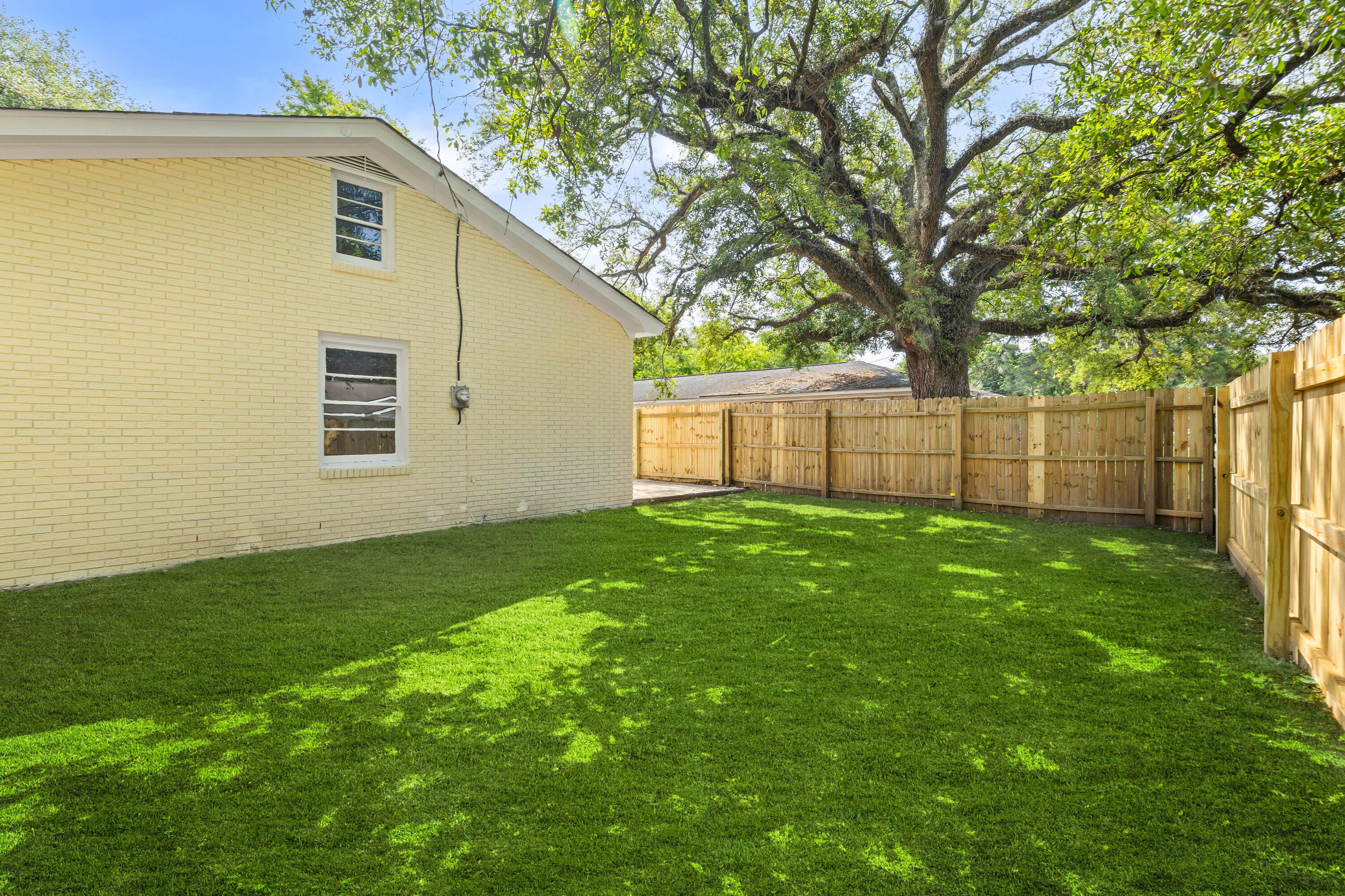 2708 Crestline Drive
