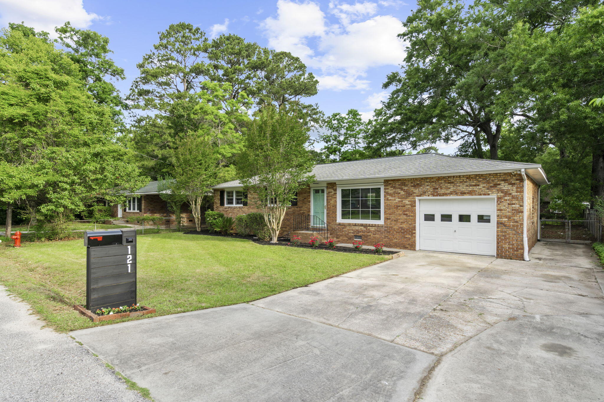 121 Belknap Road