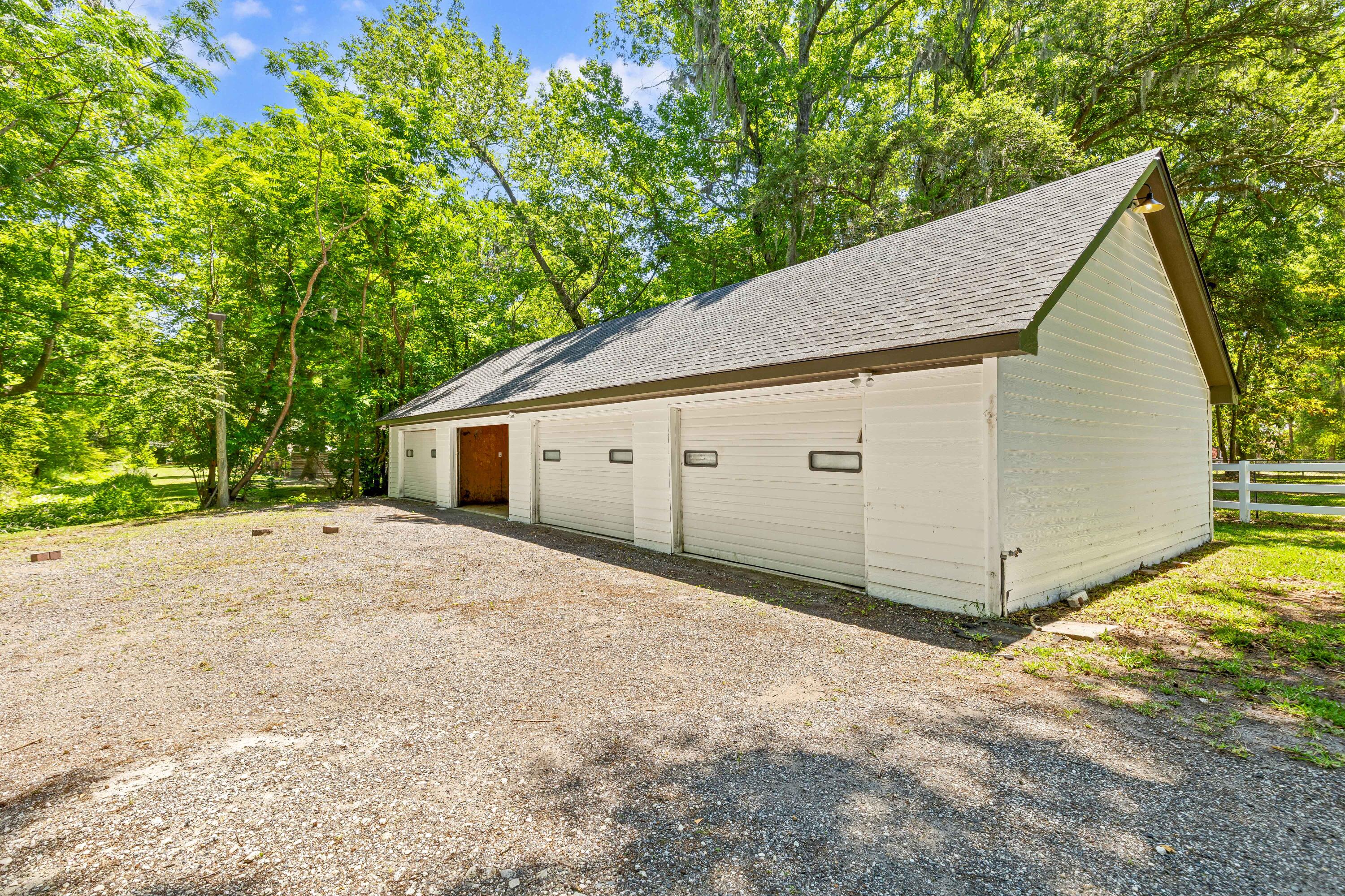 2207 Clam Drive