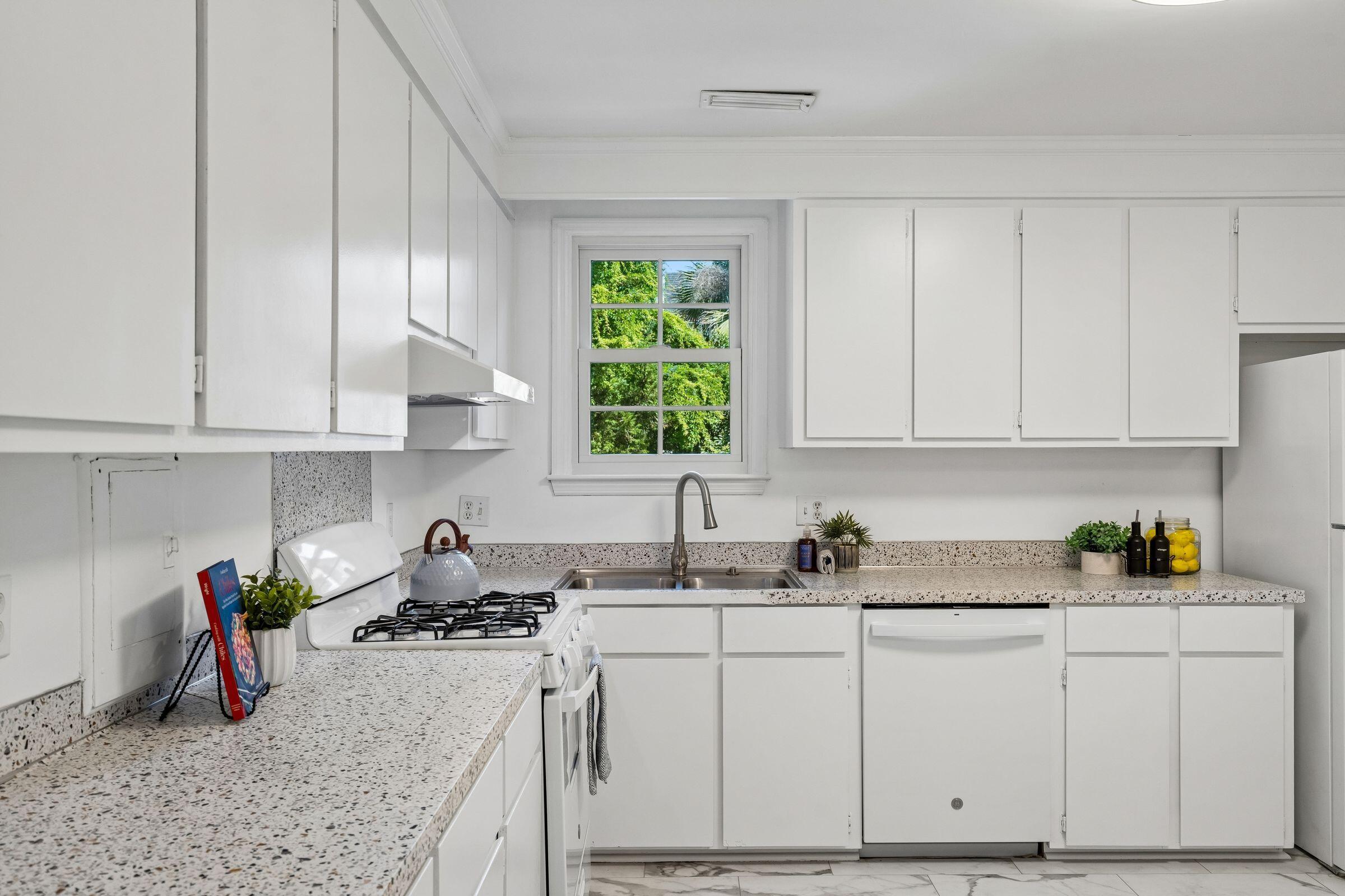 115 Smith Street Apt 6