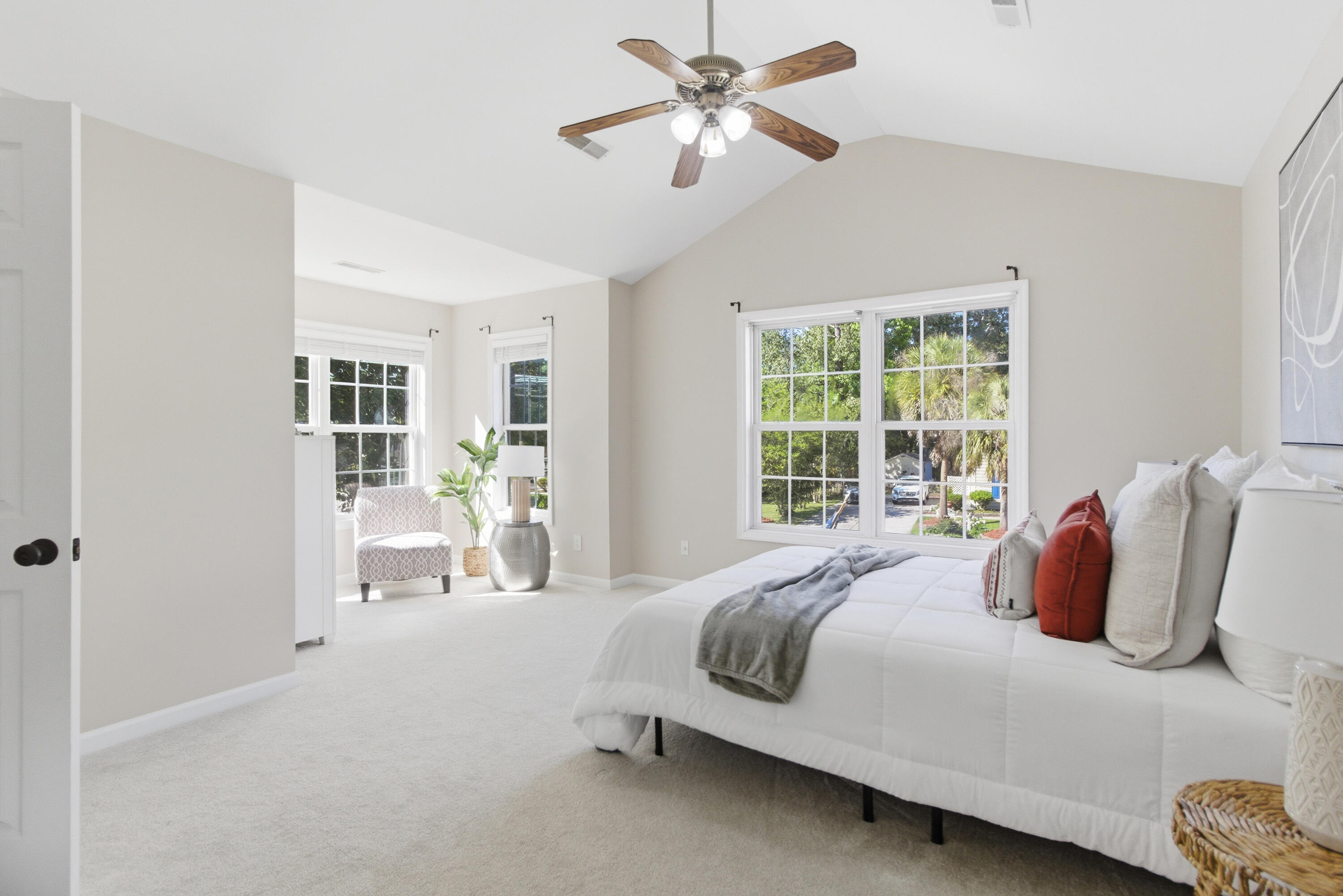 115 Thousand Oaks Circle