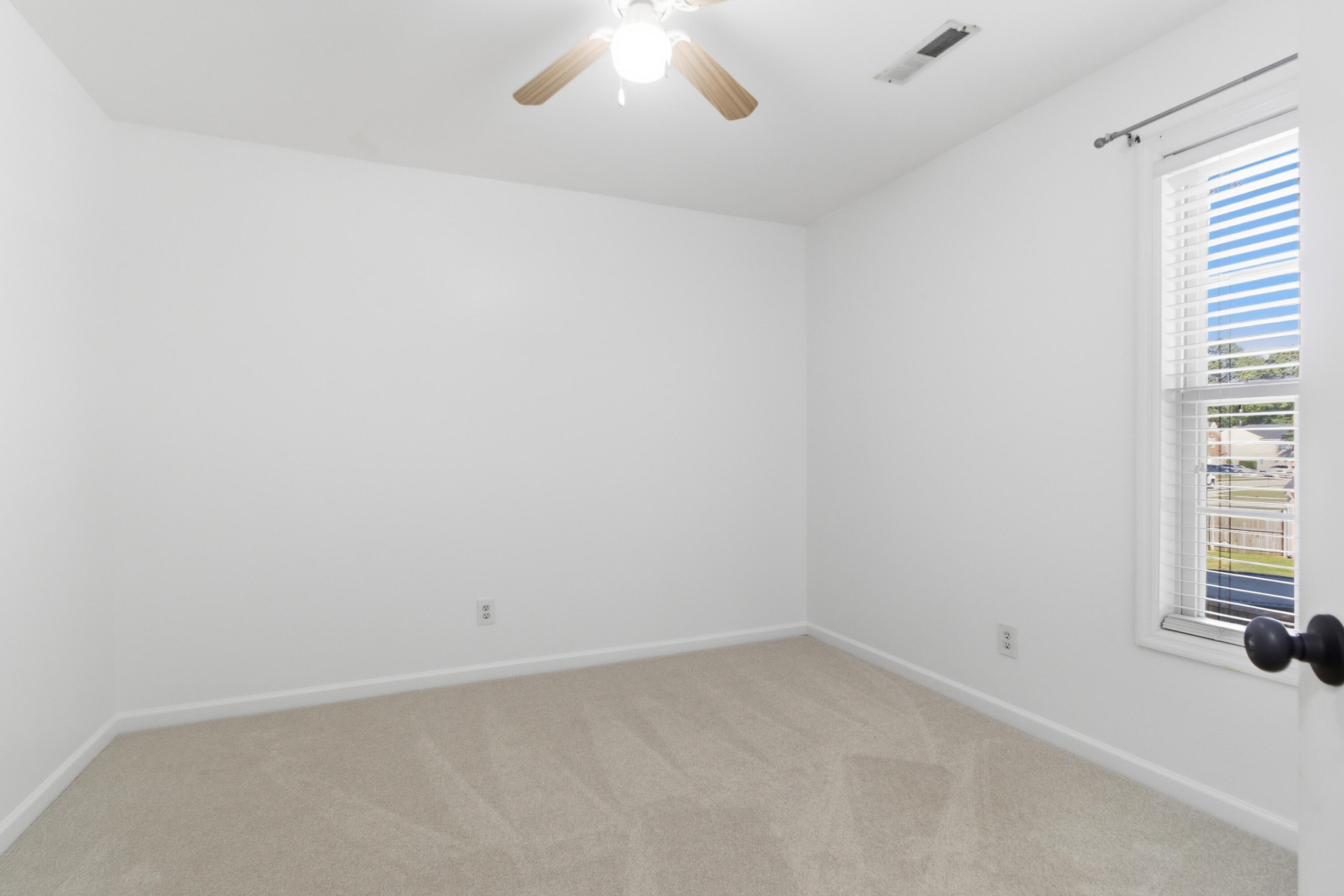115 Thousand Oaks Circle
