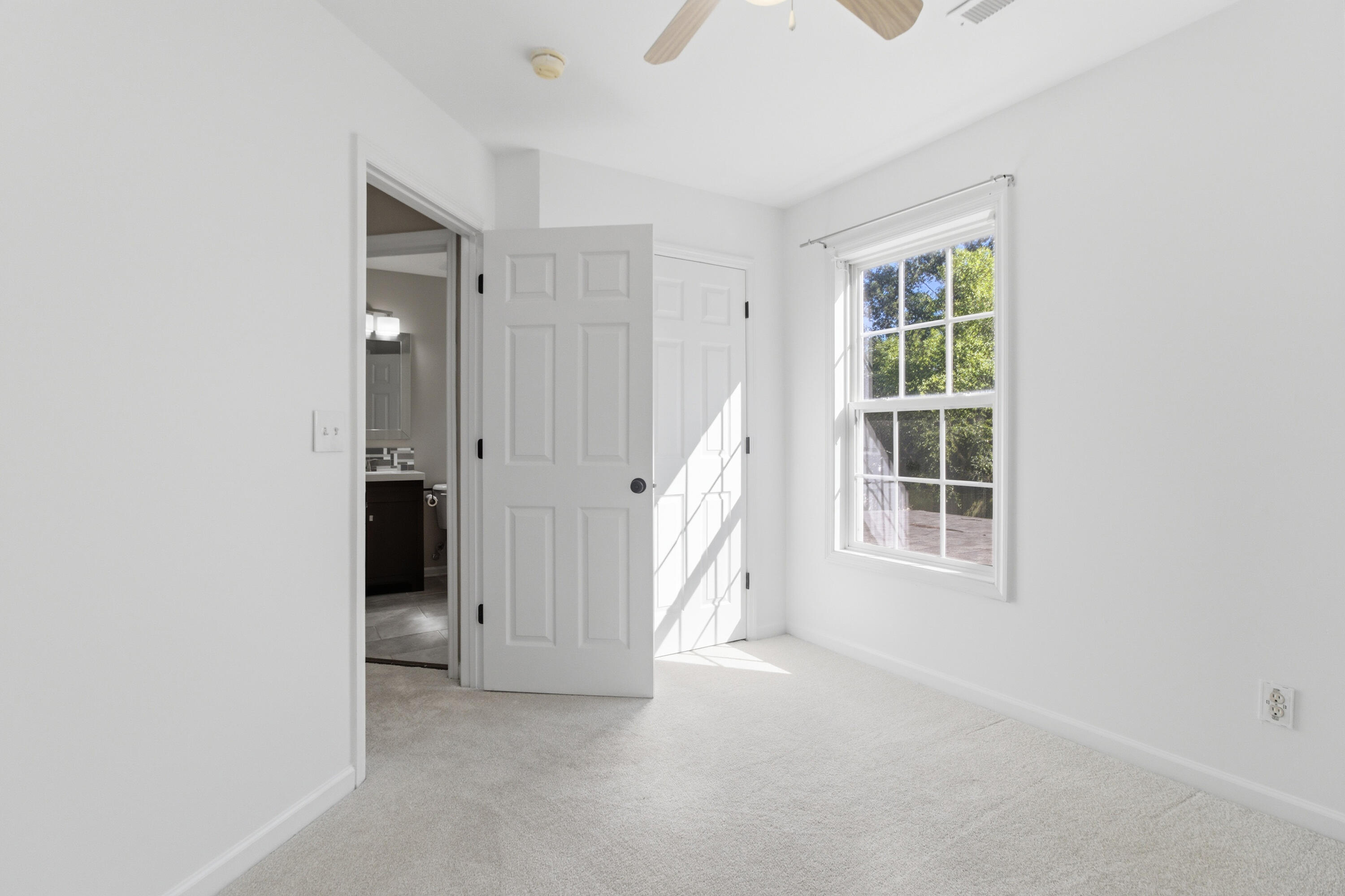 115 Thousand Oaks Circle