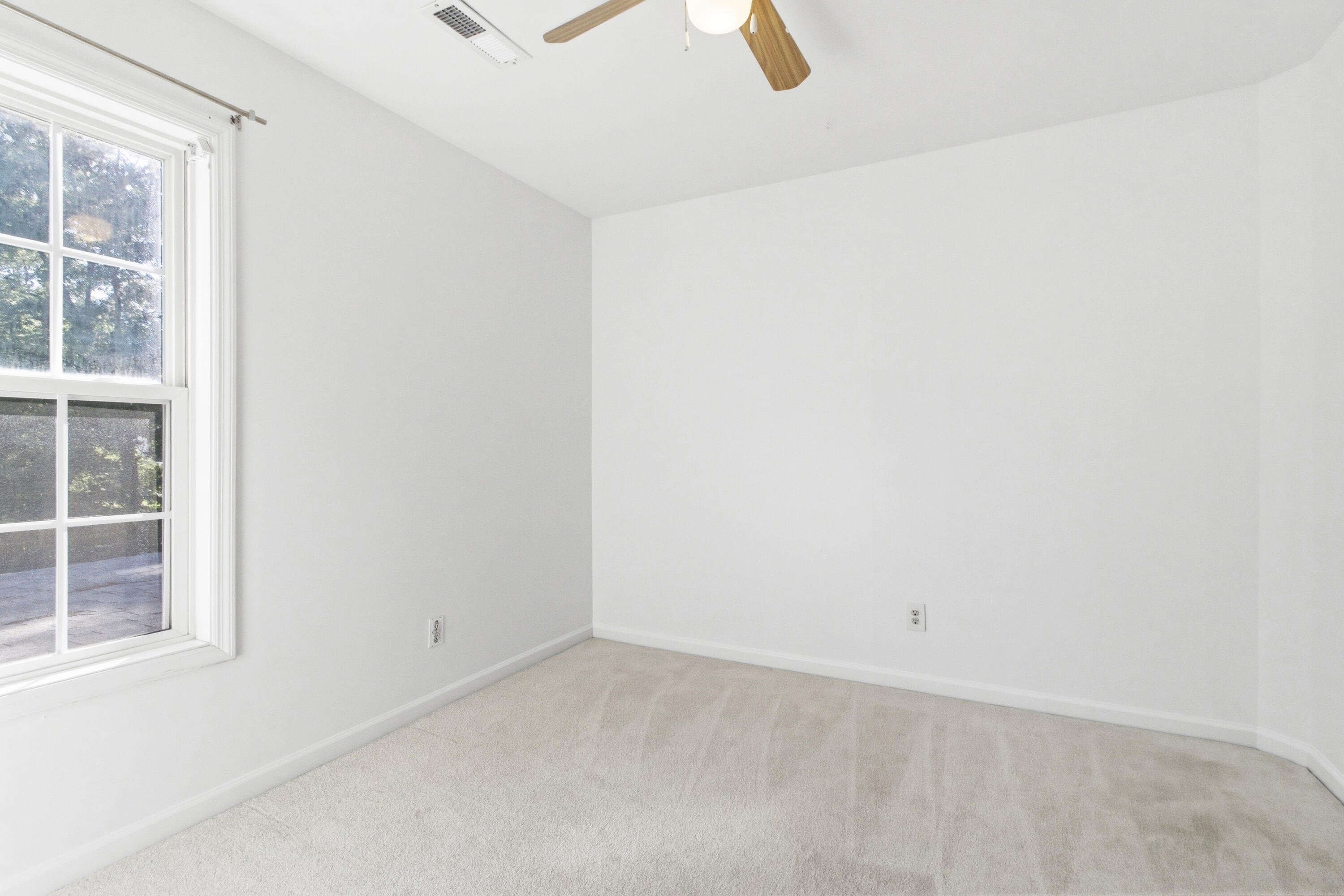 115 Thousand Oaks Circle