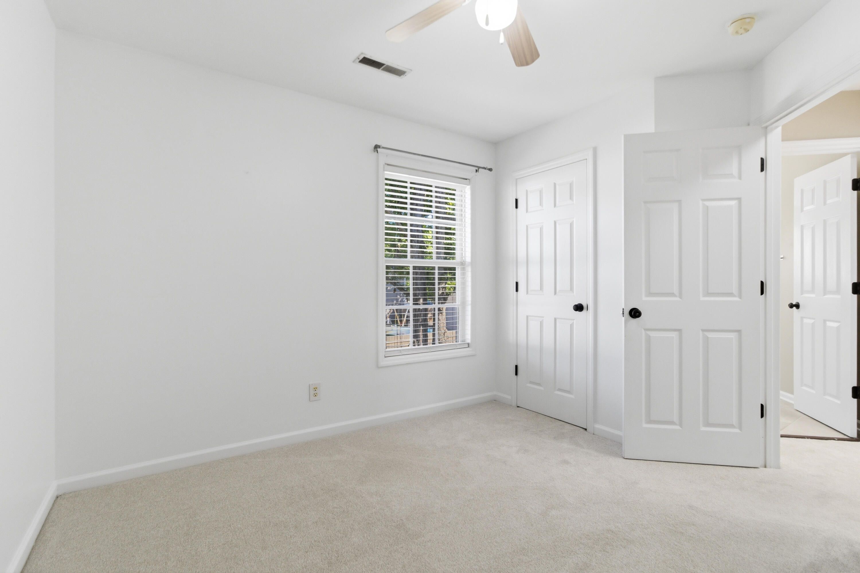 115 Thousand Oaks Circle
