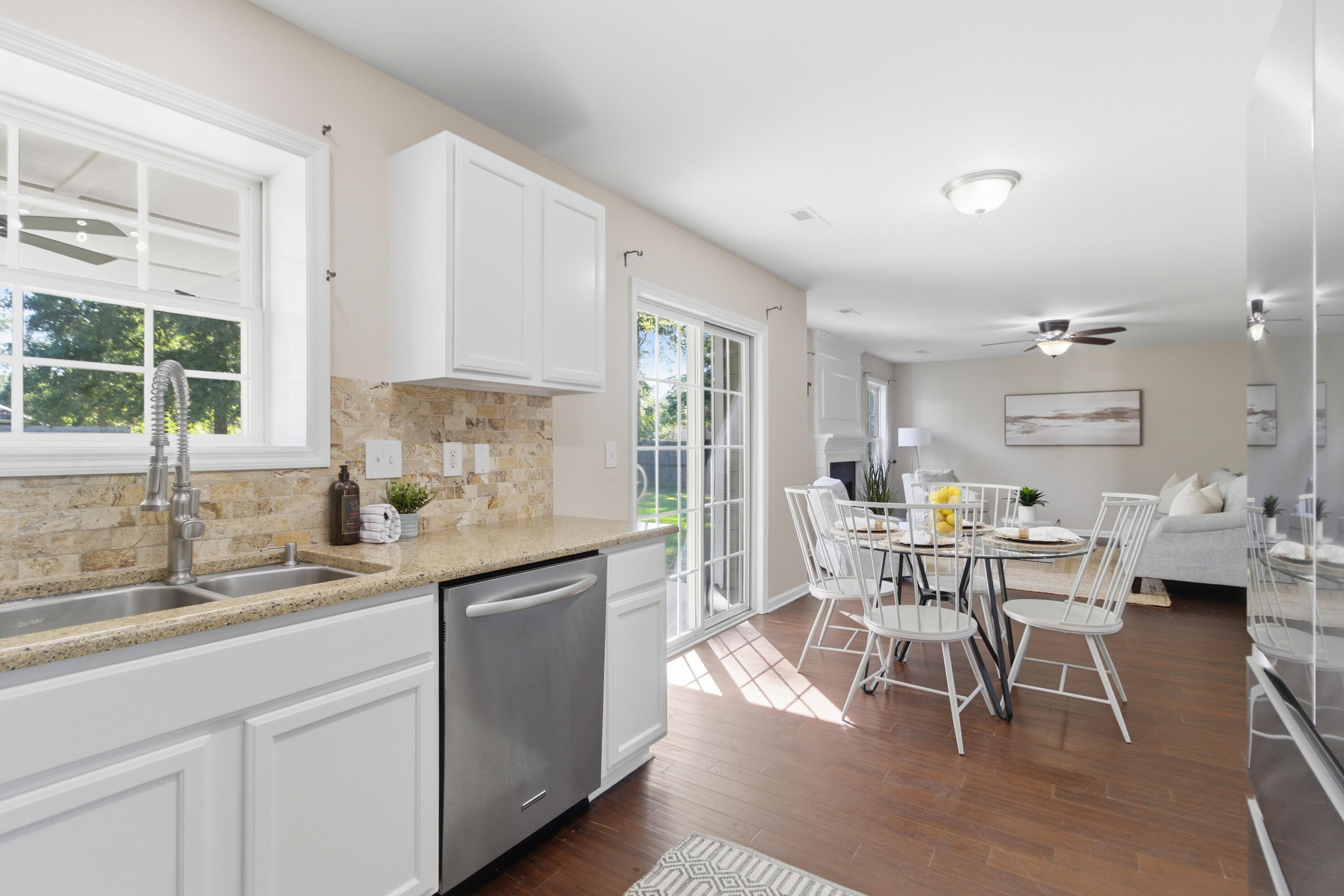 115 Thousand Oaks Circle
