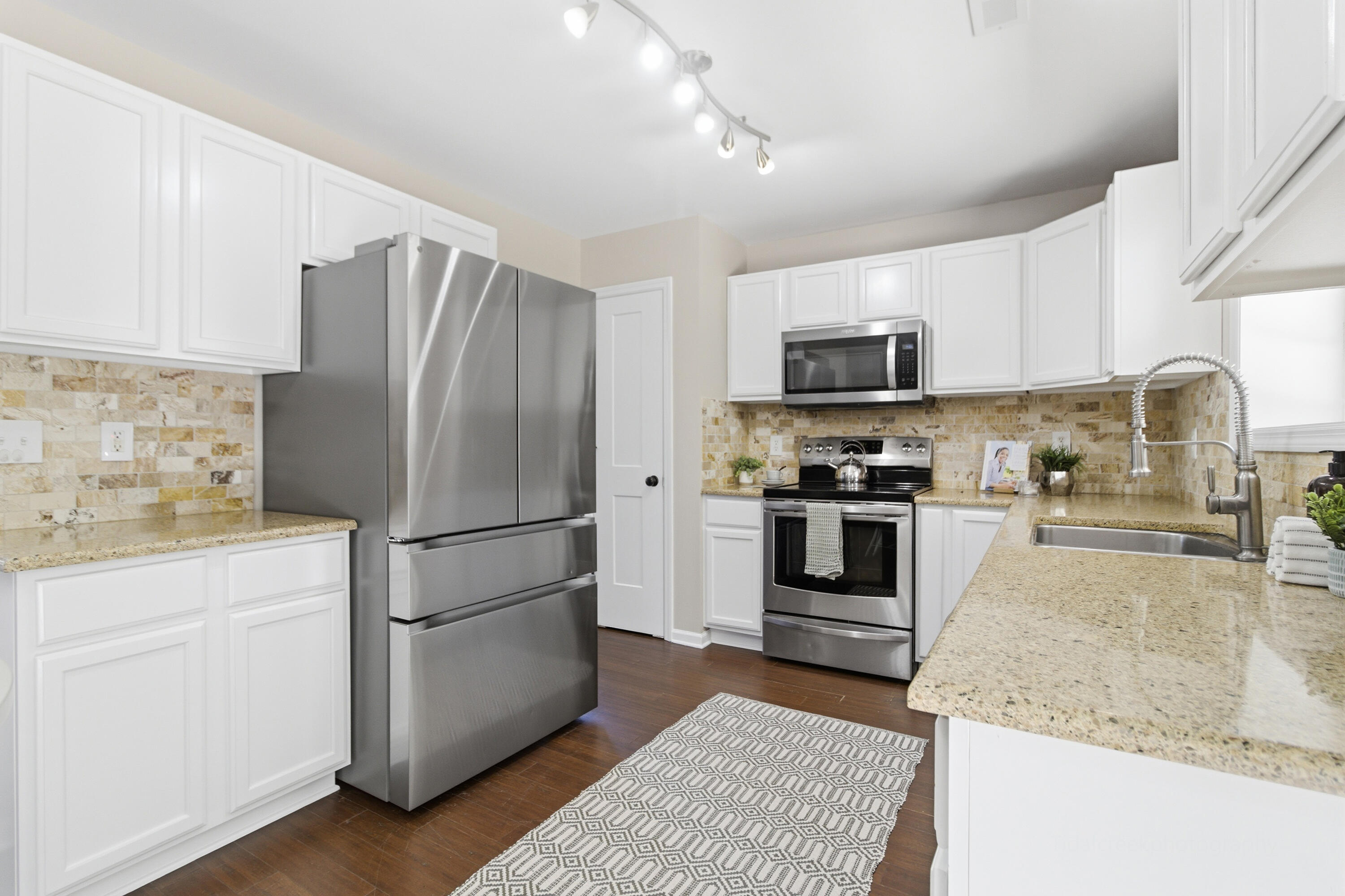 115 Thousand Oaks Circle