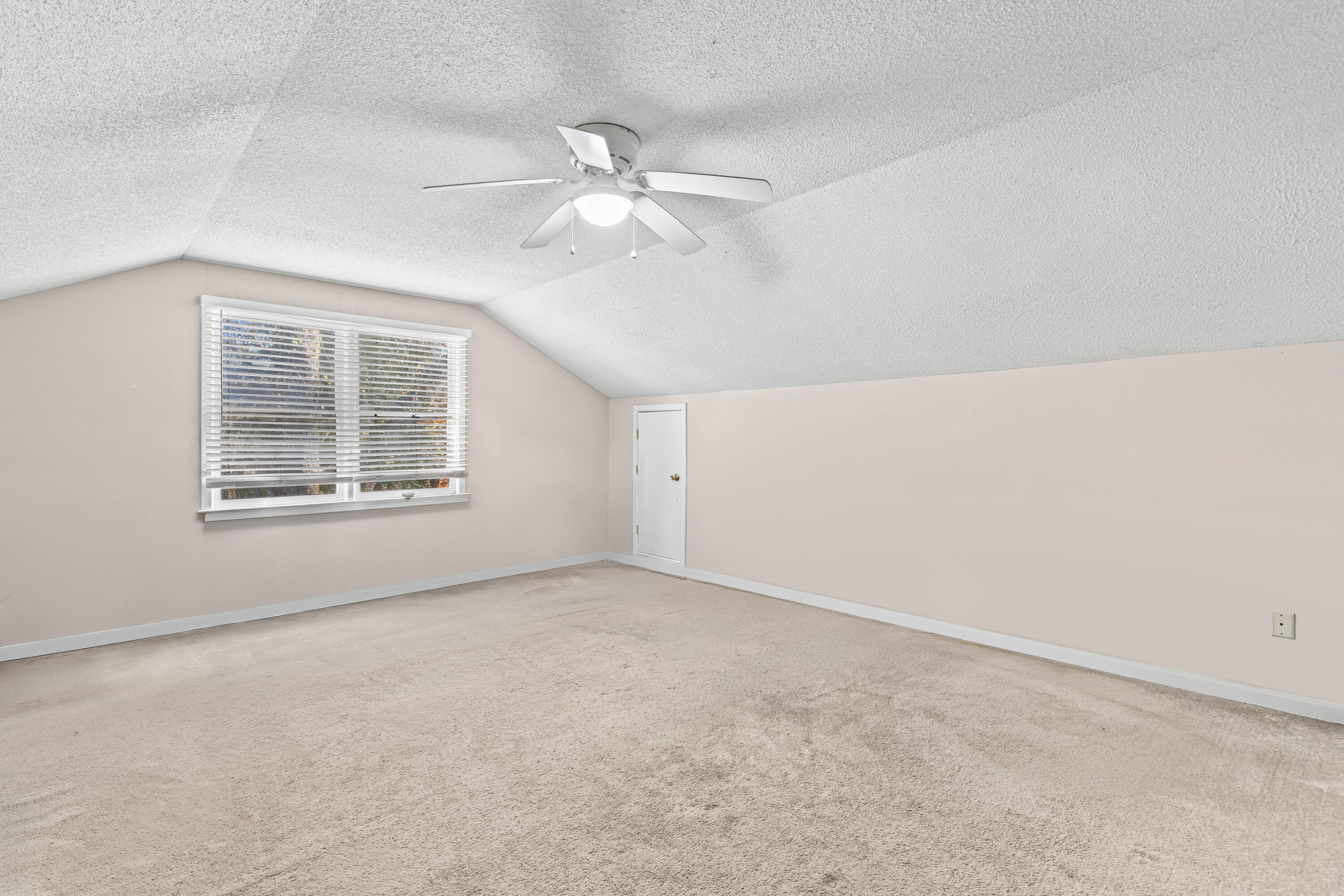 100 Medway Square