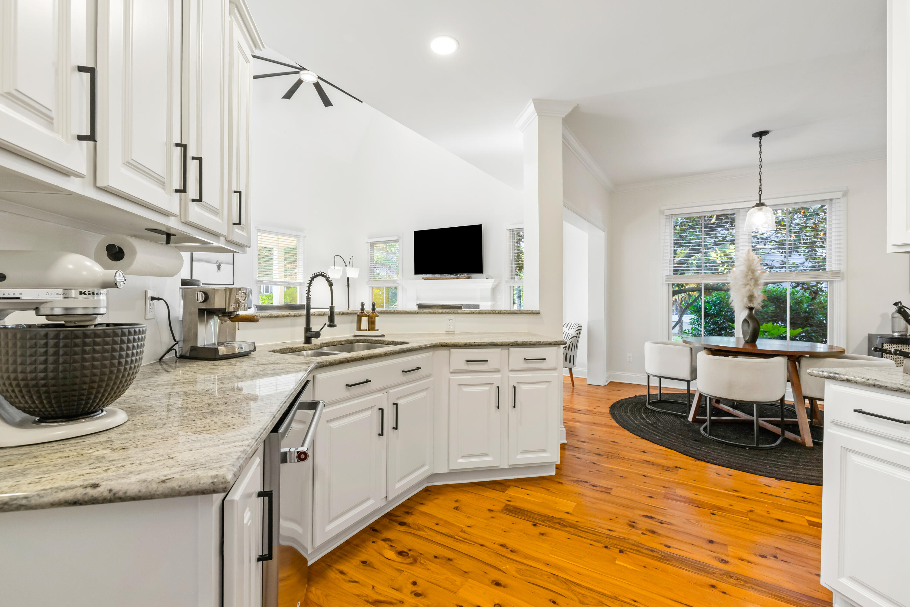 4053 E Amy Lane