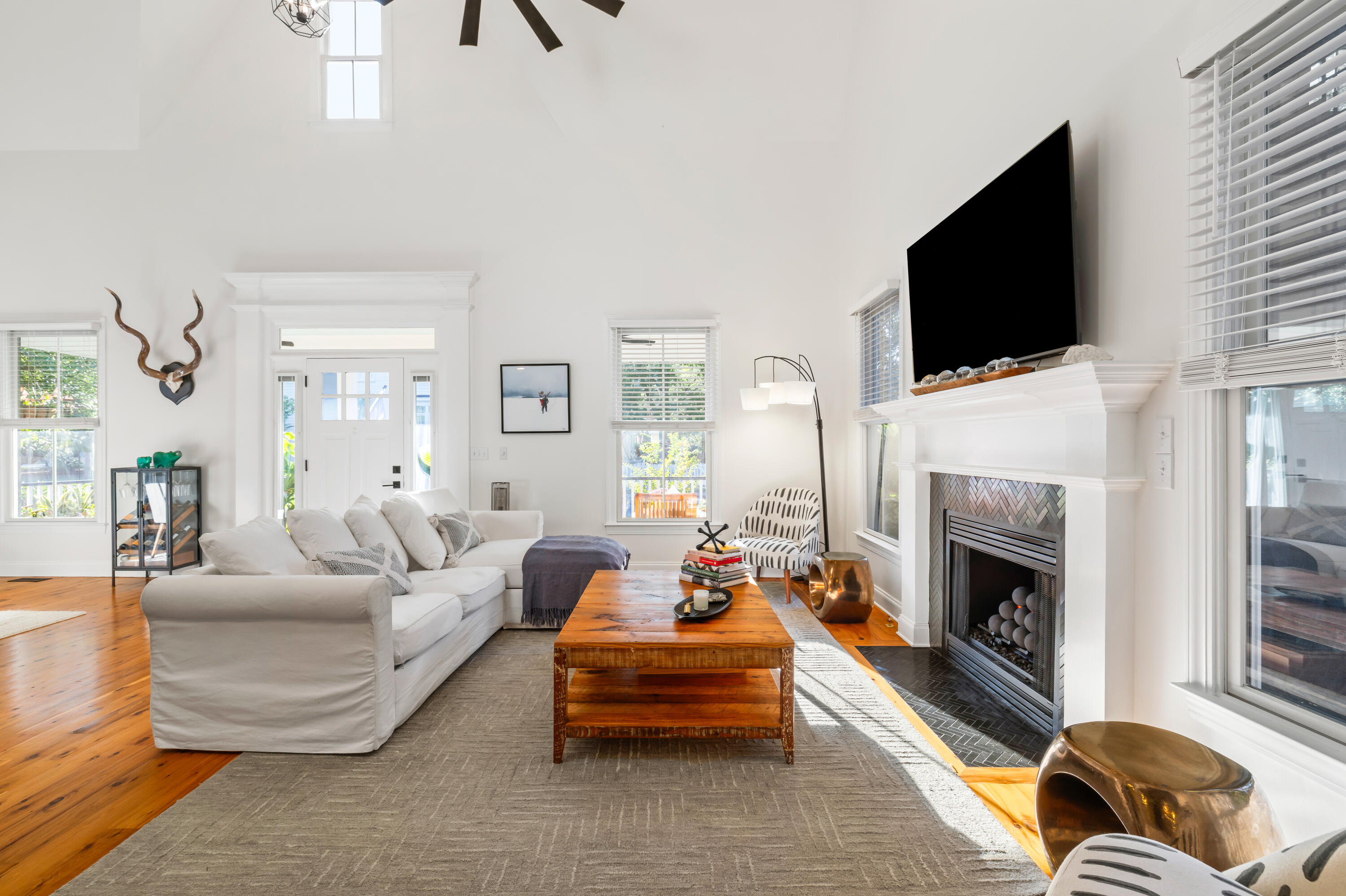 4053 E Amy Lane