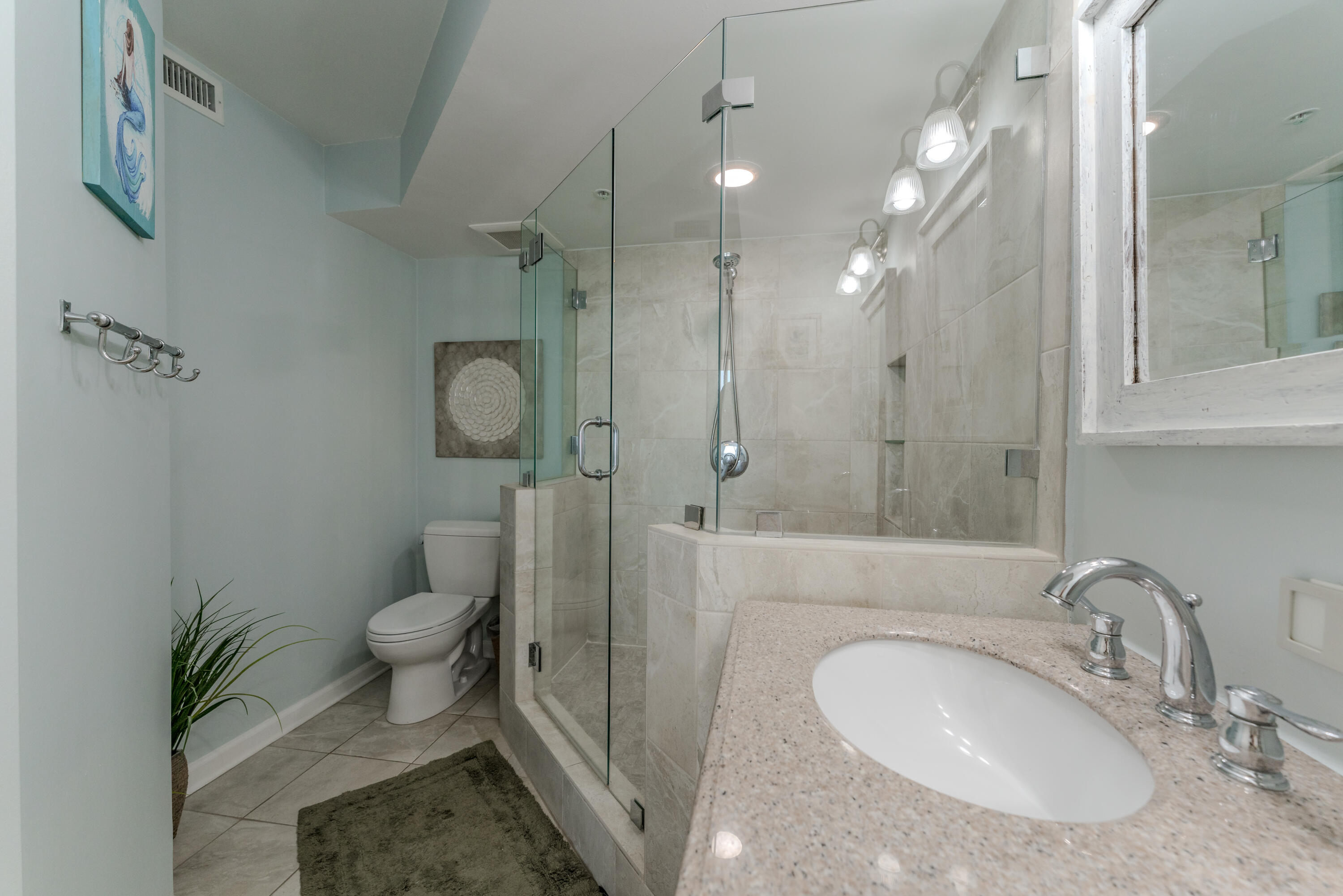 201 W Arctic Avenue Apt 302